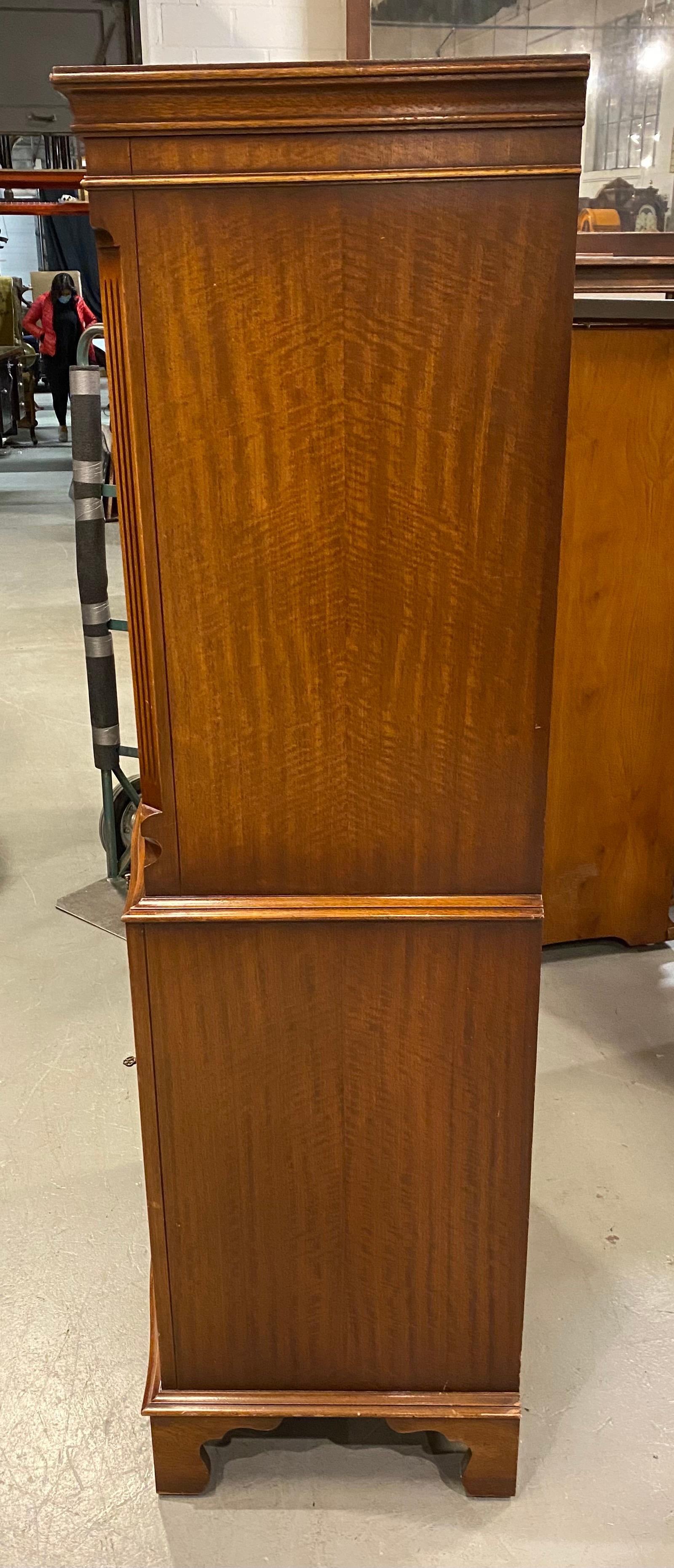 Mahogany Drinks Cabinet, Dry Bar, Georgian Styling In Good Condition For Sale In Toronto, CA