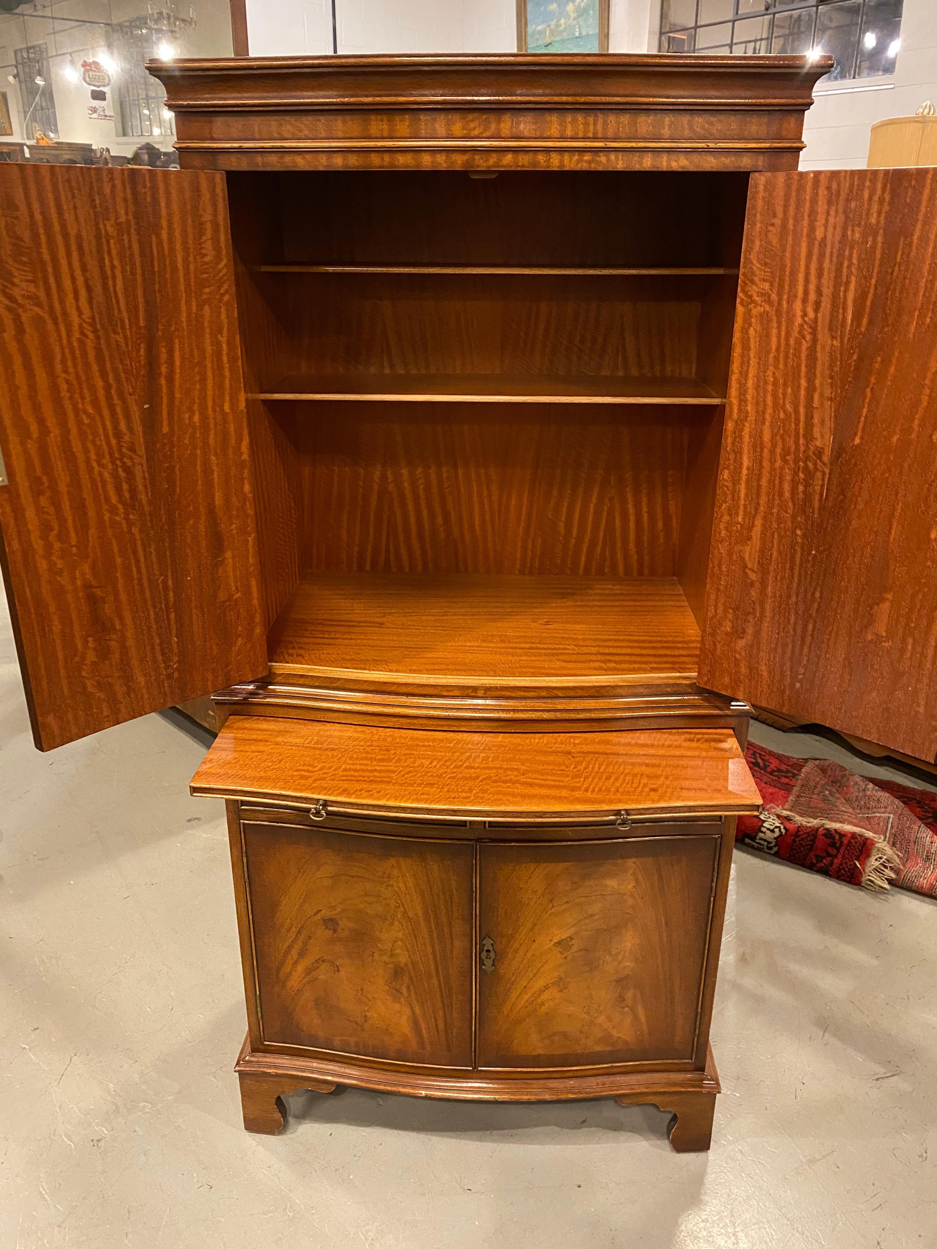 20th Century Mahogany Drinks Cabinet, Dry Bar, Georgian Styling For Sale