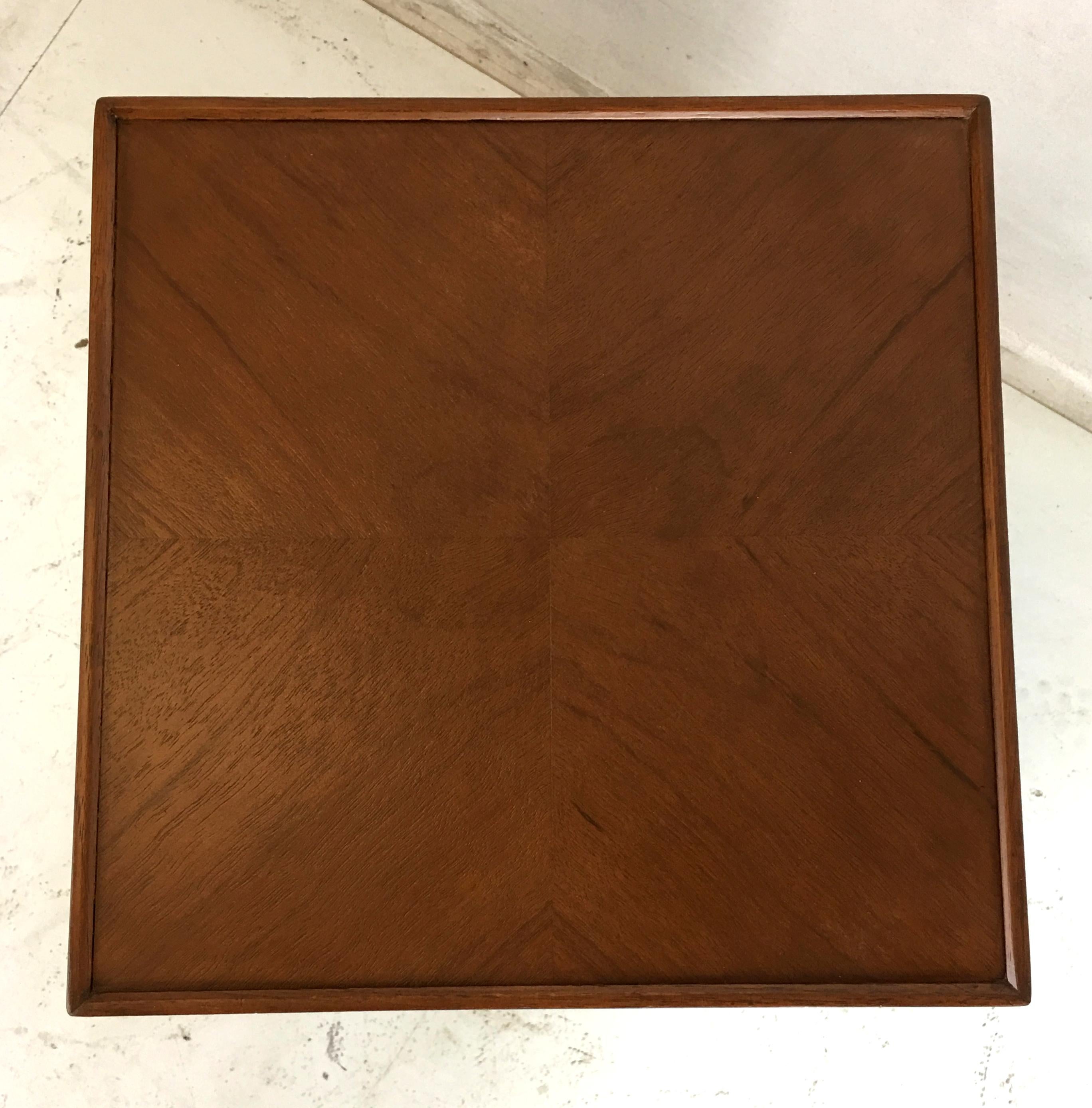 American Mahogany Drinks Table with Quarter Matched Top