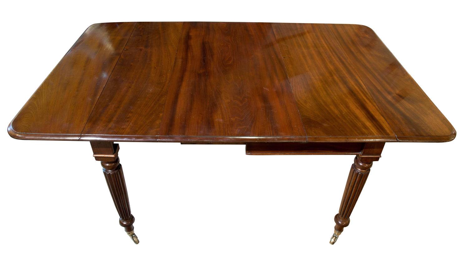 Mahogany Drop-Leaf Dining Table, circa 1830 For Sale 2