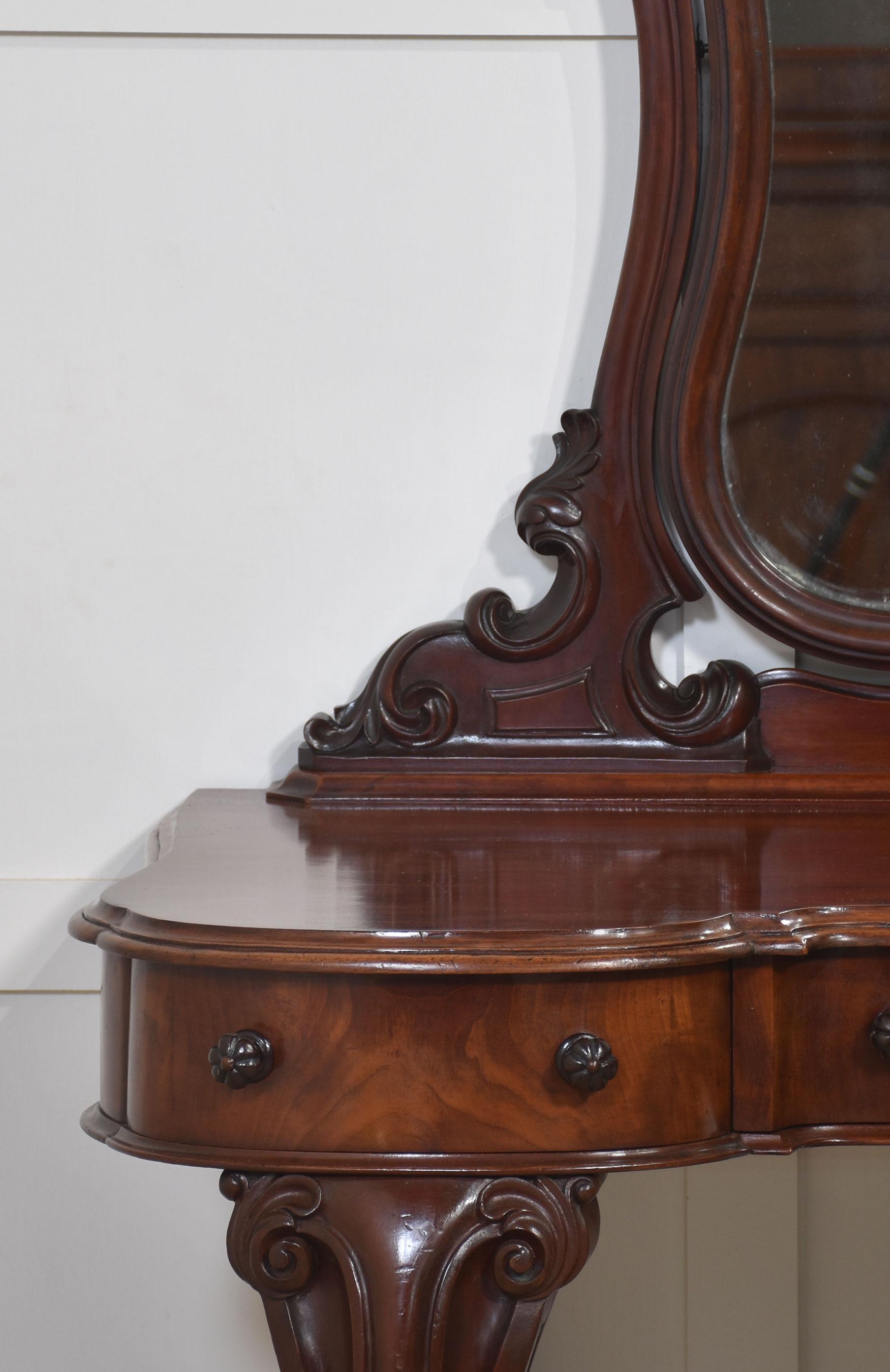 Mahogany duchess dressing table For Sale 7
