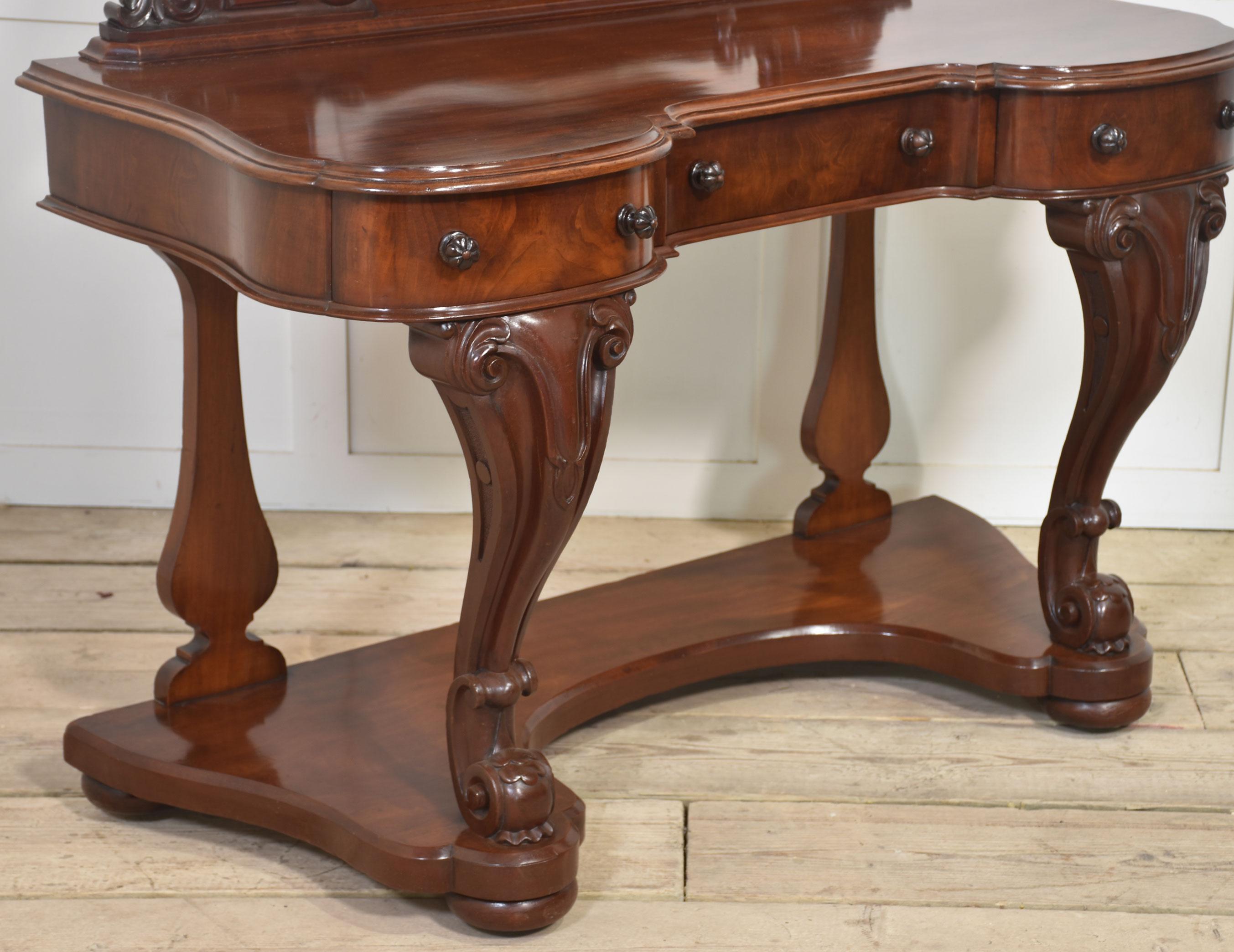 Mahogany duchess dressing table For Sale 3
