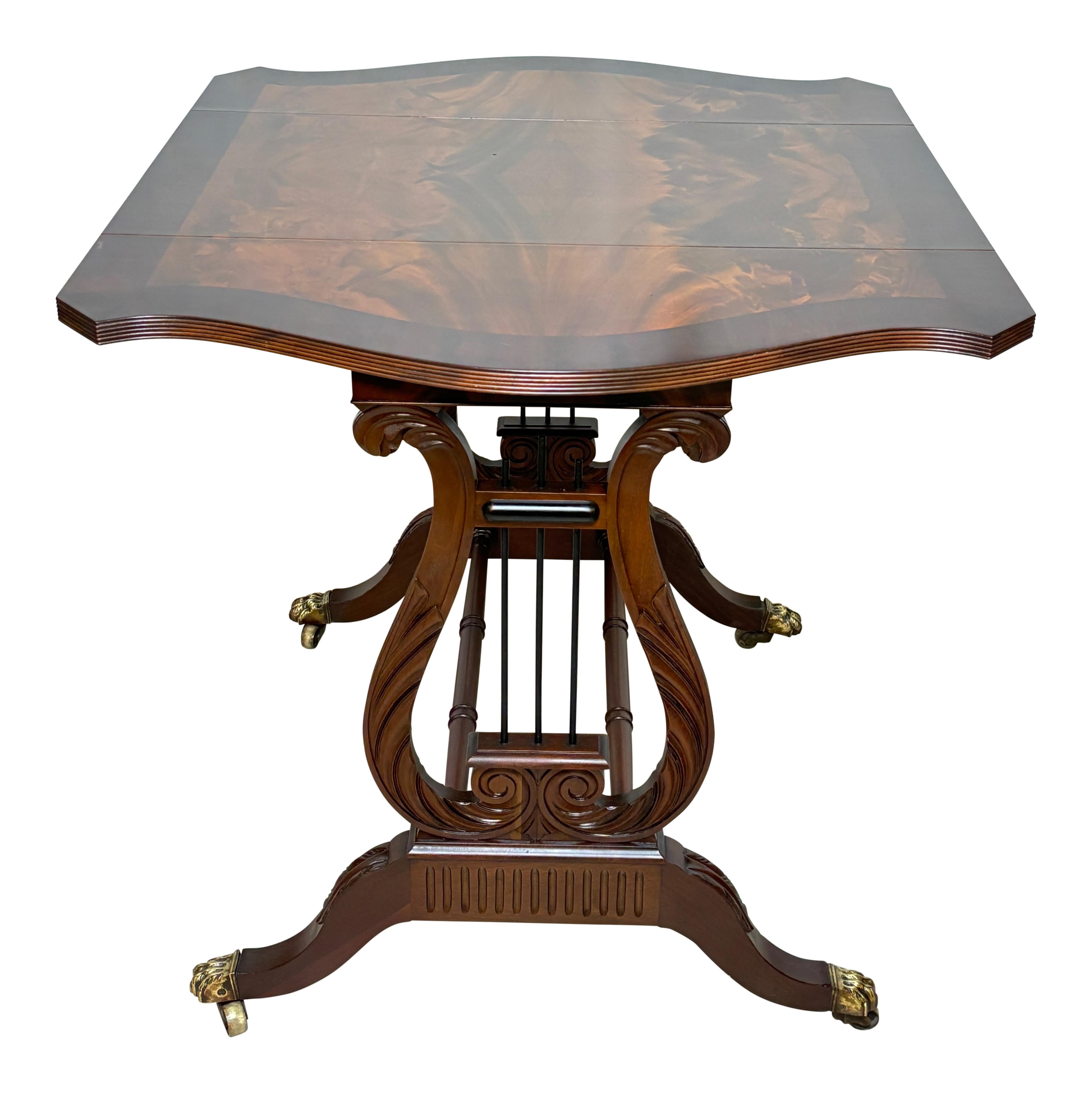 Mahogany Duncan Phyfe Drop Leaf Table In Good Condition For Sale In San Francisco, CA