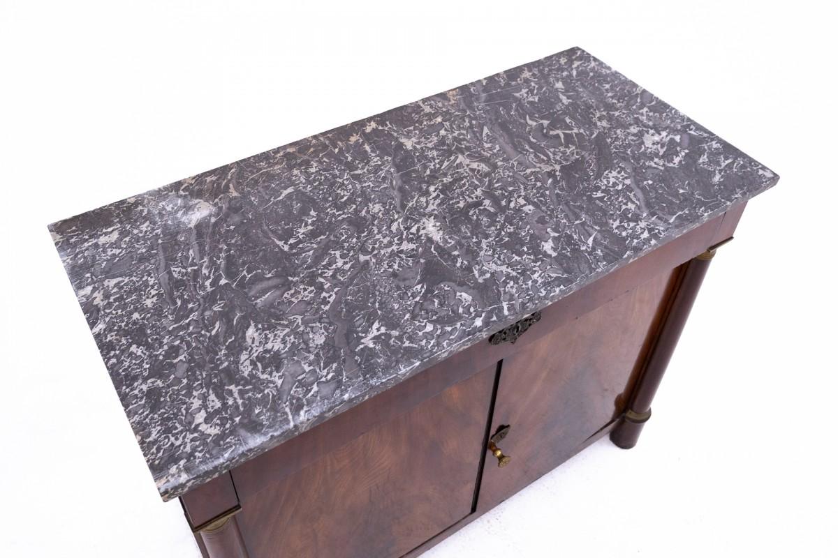 Late 19th Century Mahogany Empire chest of drawers, France, circa 1880. For Sale