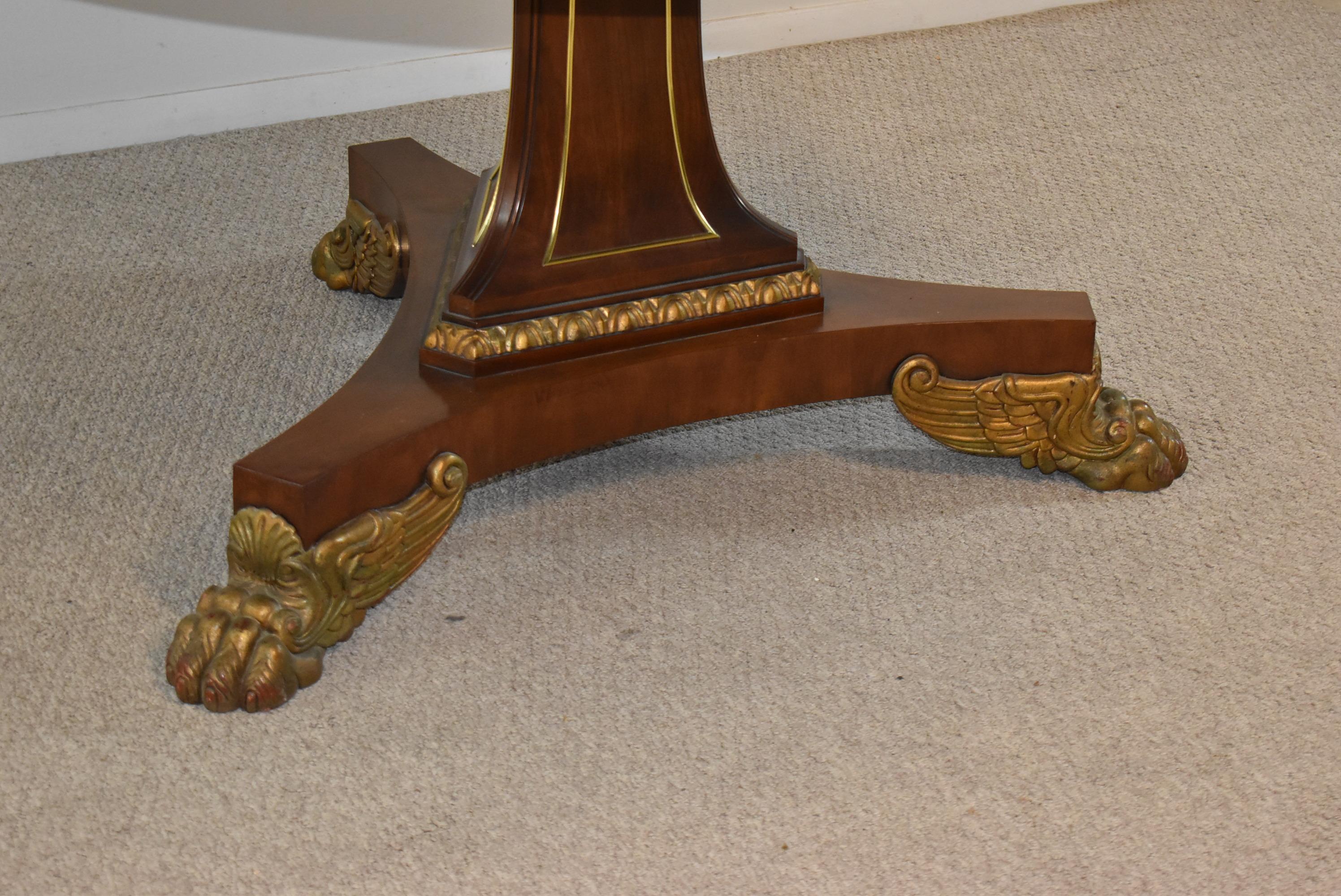 Esstisch aus Mahagoni im Empire-Stil von Baker Furniture, rund mit Blatt, Pfotenfüßen 1