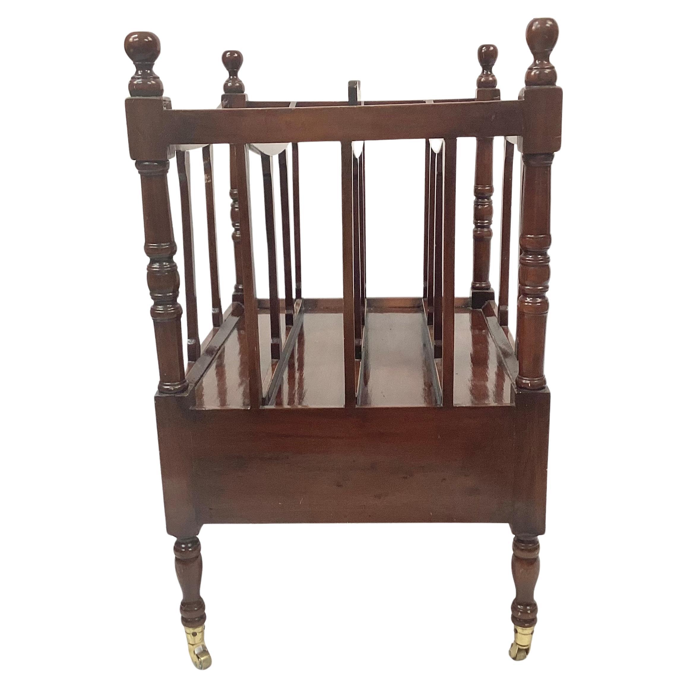 Portariviste Canterbury in stile Regency inglese in mogano con rotelle in ottone in vendita 1