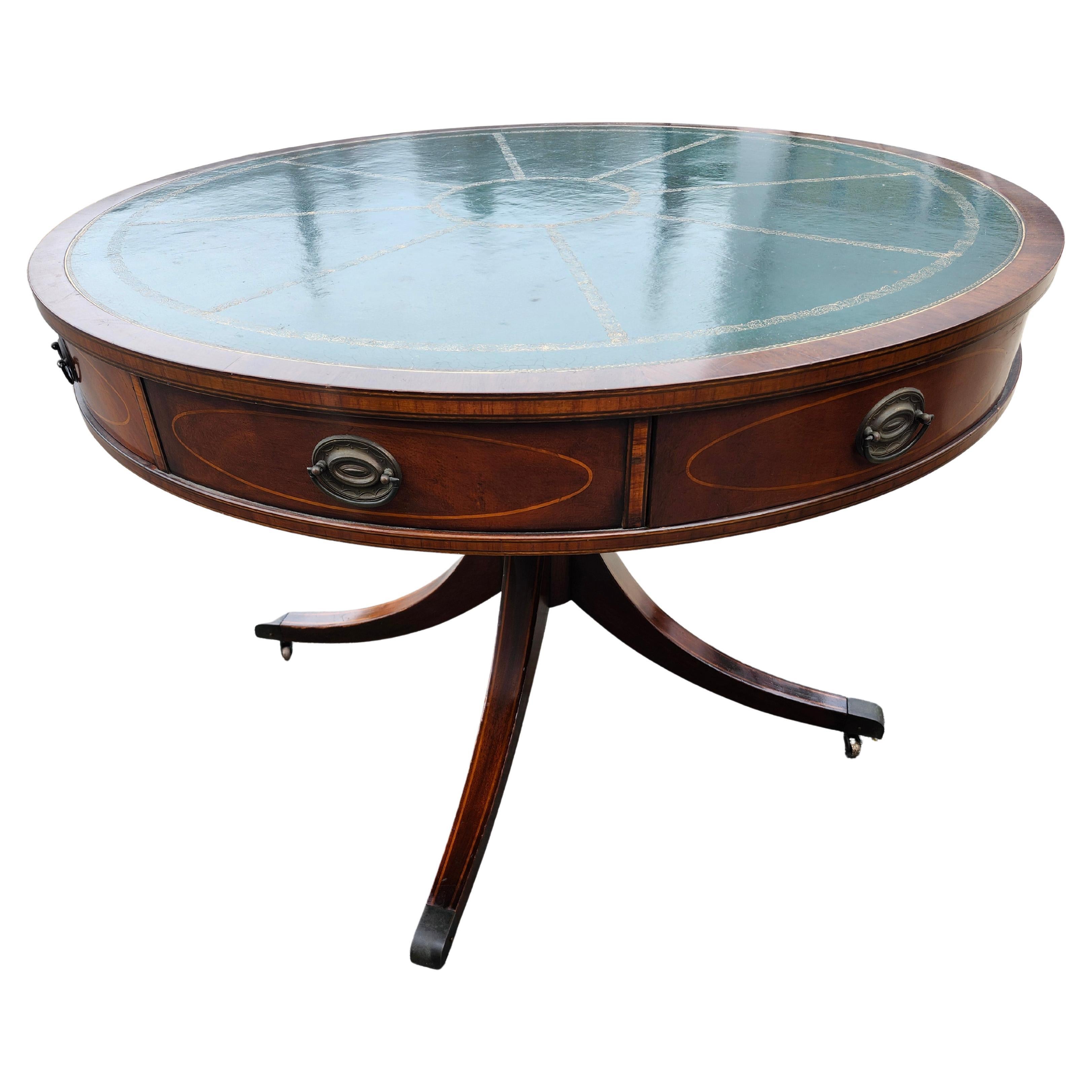 Georgiano Tavolo da centro in stile Regency inglese in mogano con piano in pelle C1940 in vendita