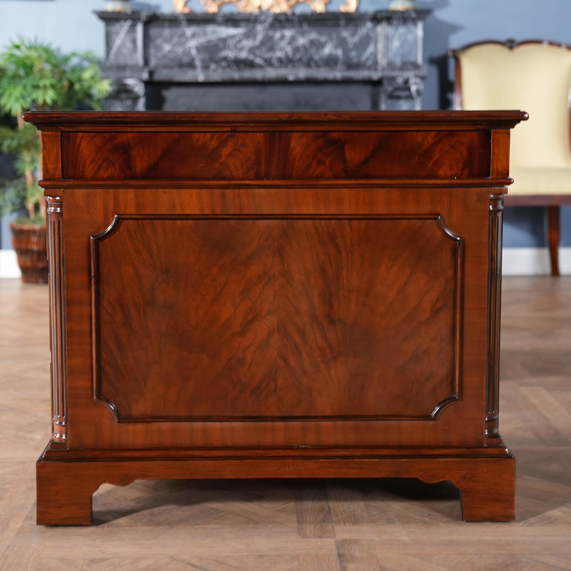 Bureau de direction en acajou en vente 5