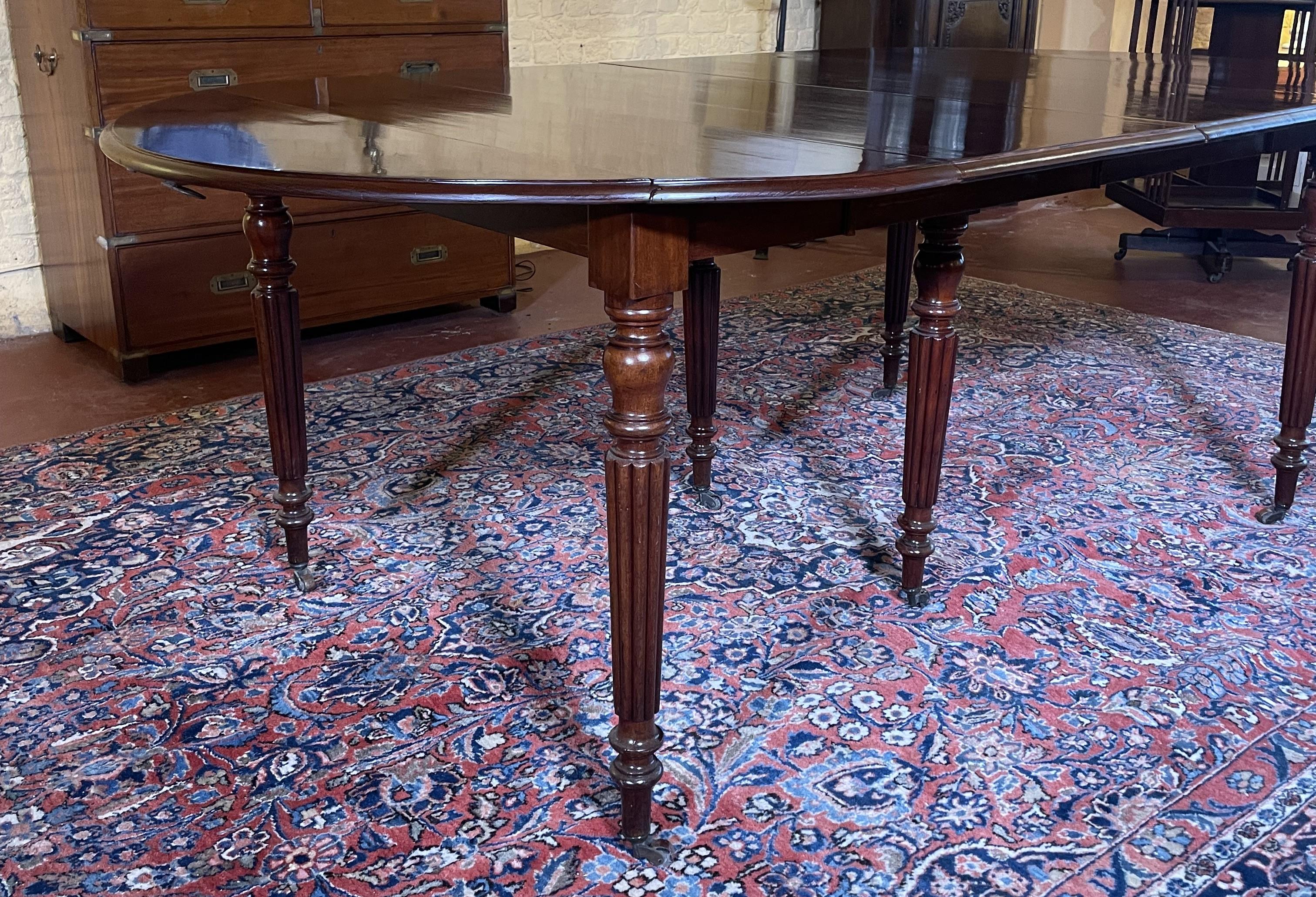 Louis Philippe Mahogany Extending Table From The 19th Century For Sale