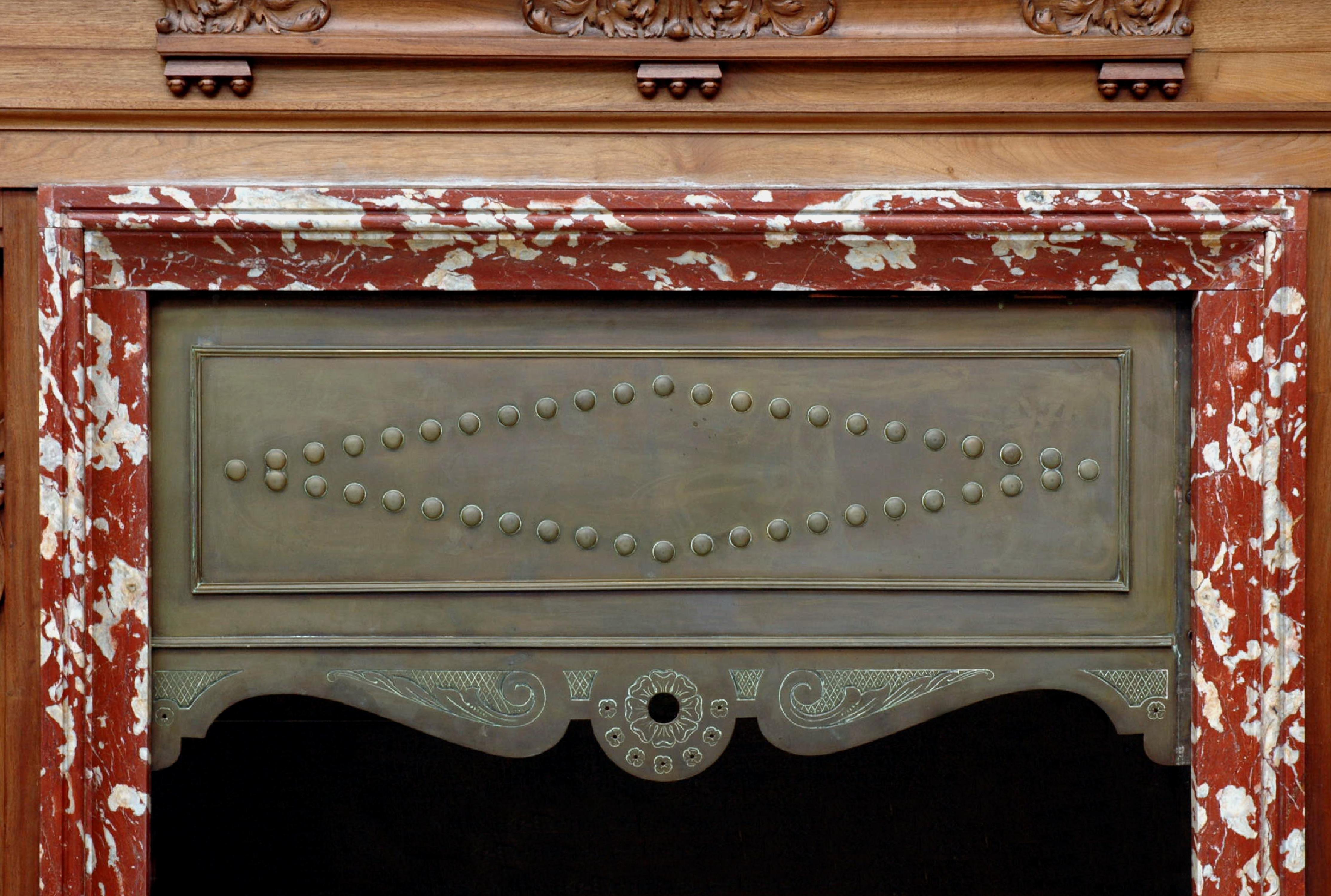 Mahogany fireplace mantel and trumeau In Good Condition For Sale In SAINT-OUEN-SUR-SEINE, FR