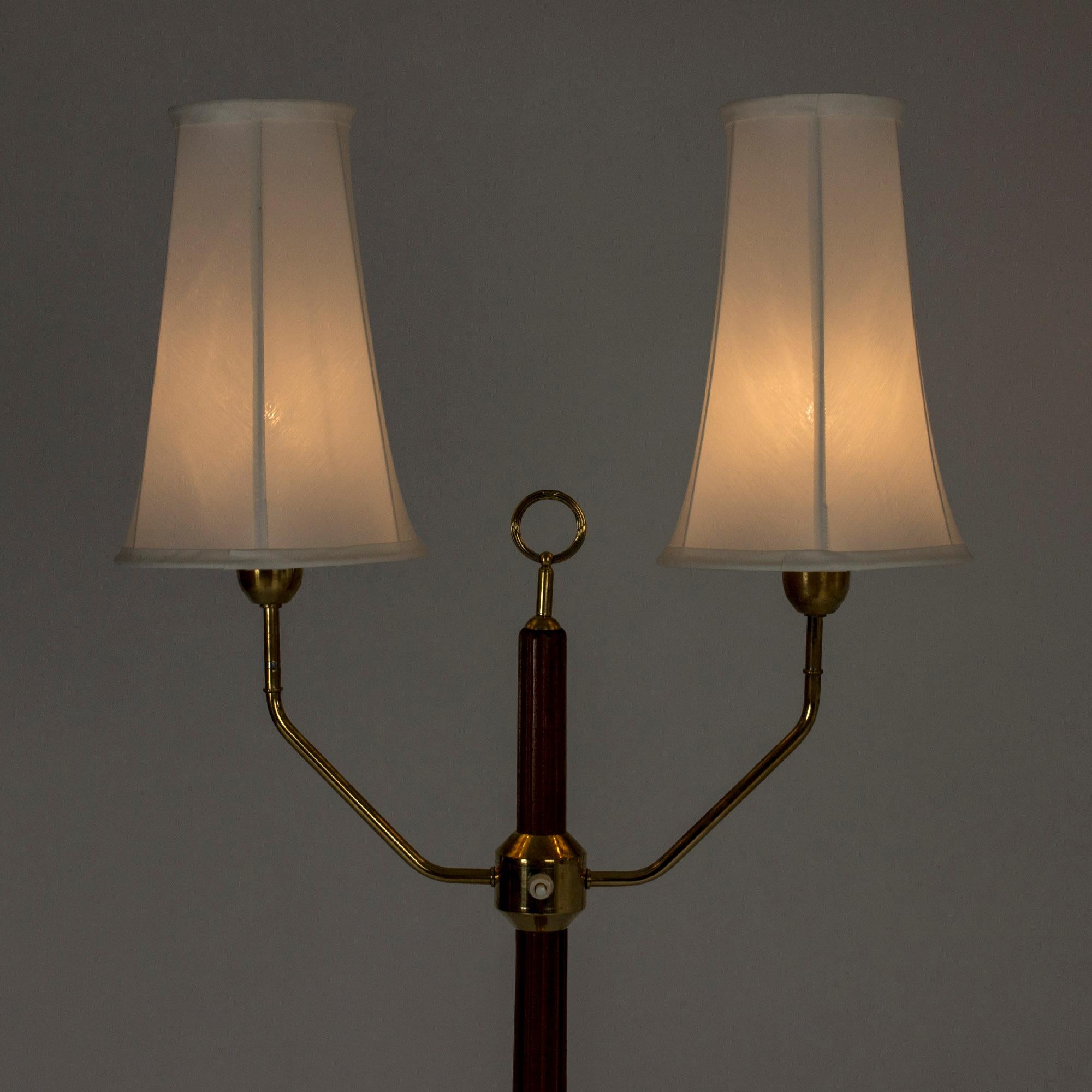Mahogany Floor Lamp with Two Shades by Hans Bergström In Good Condition In Stockholm, SE