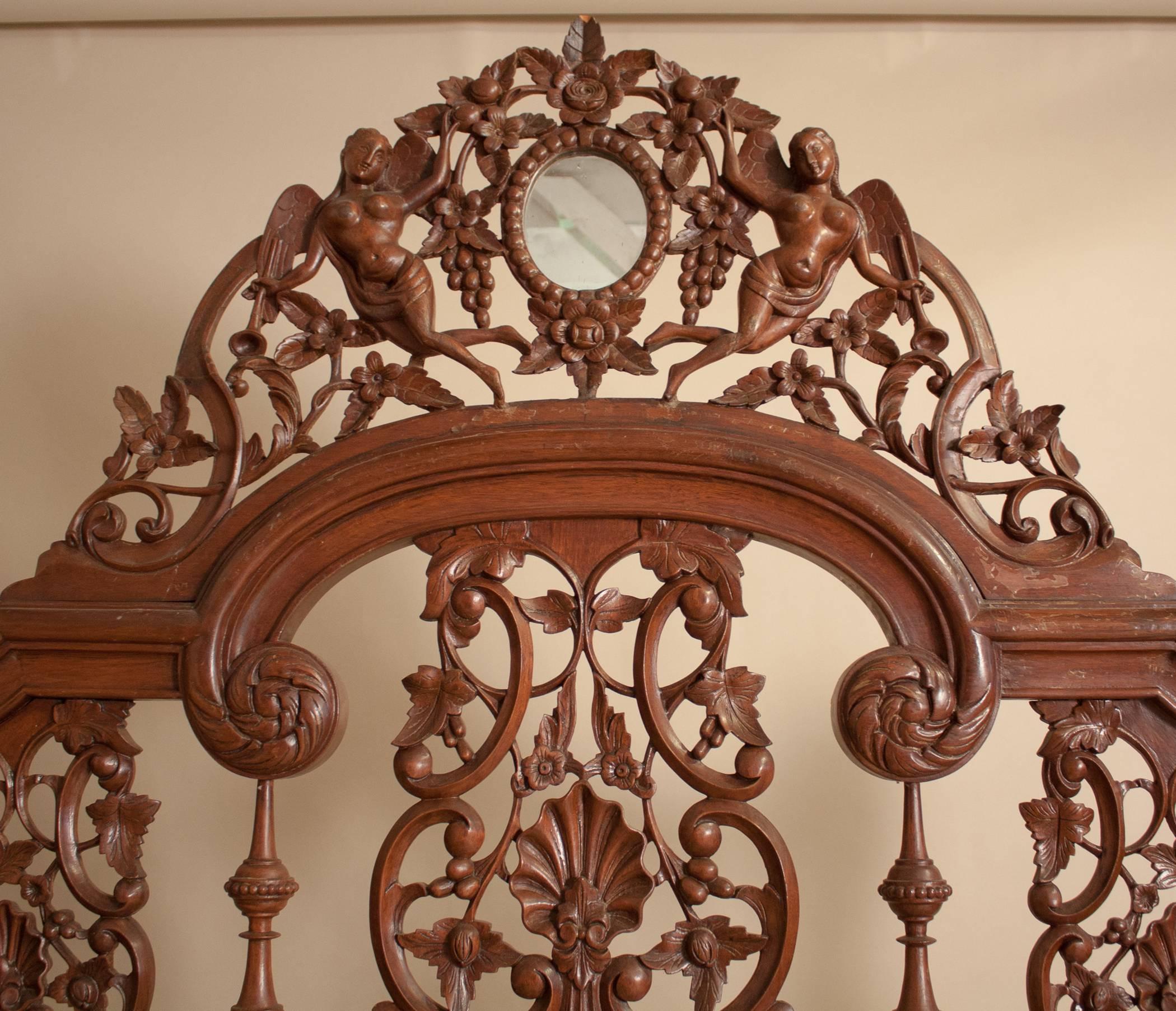 Miroir Lit à baldaquin ou à quatre montants en acajou de l'Inde britannique