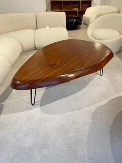 Table basse en acajou de forme libre, 1980