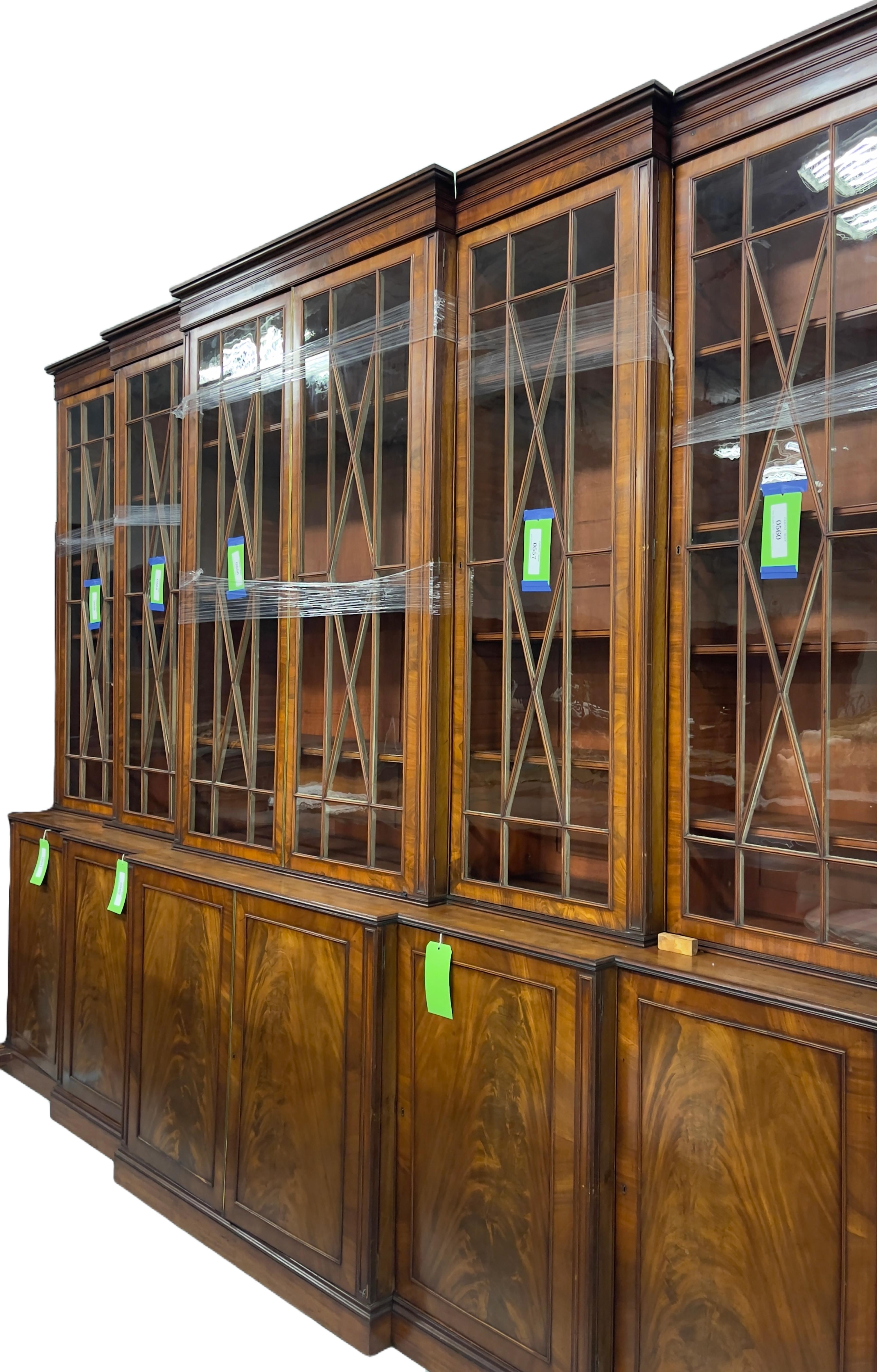 Gabinetto da biblioteca di Giorgio III in mogano in vendita 1