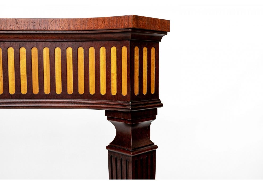 Mahogany Henkel-Harris Neo-Classical Style Console Table In Good Condition In Bridgeport, CT