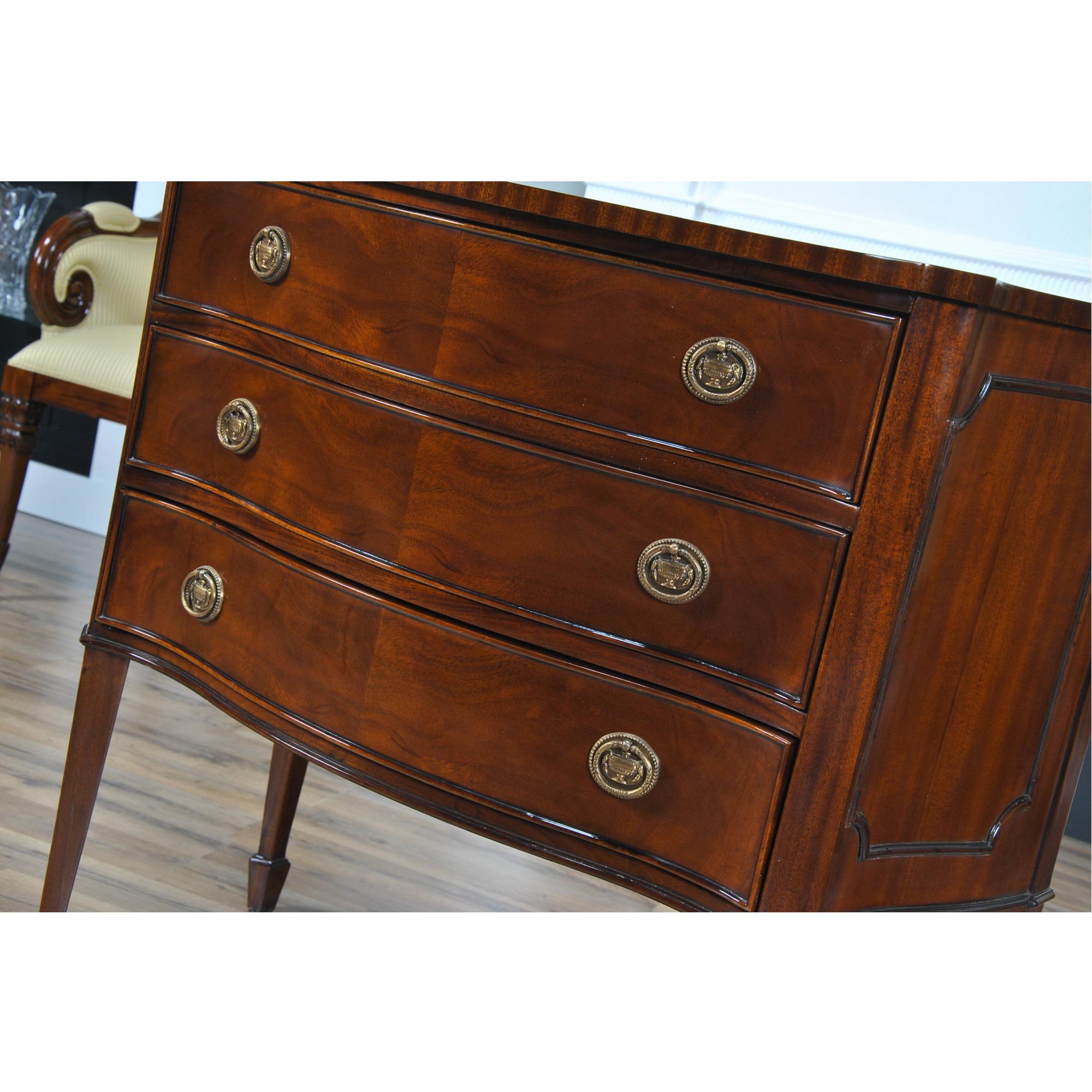 Mahogany Hepplewhite Chest  In New Condition For Sale In Annville, PA