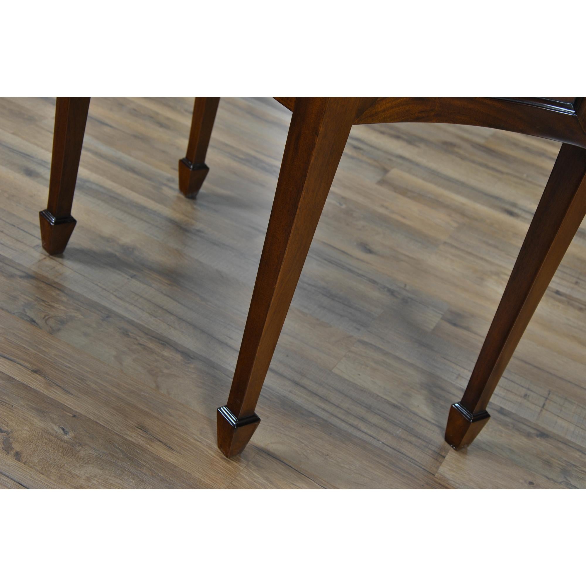 Acajou Commode Hepplewhite en acajou en vente
