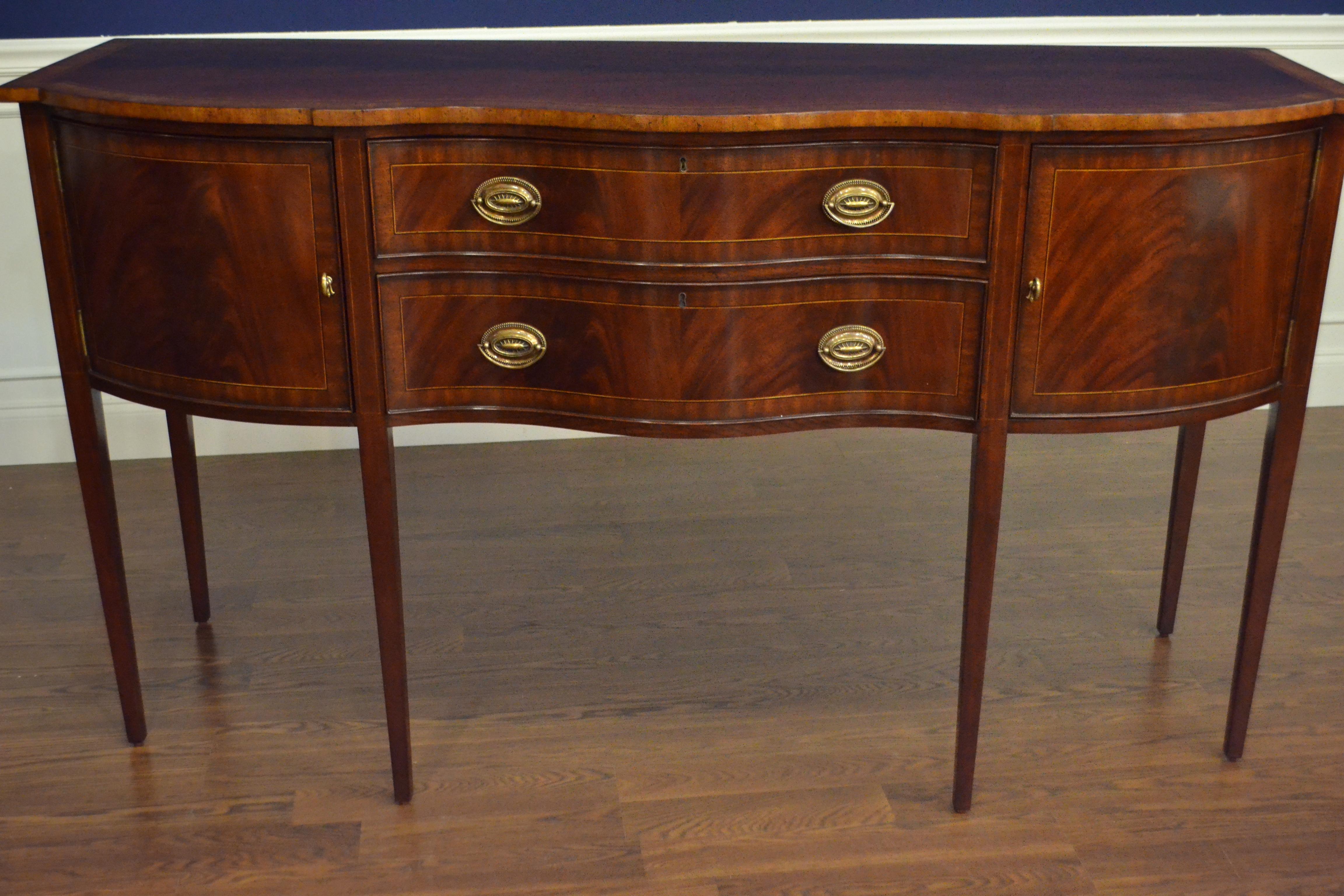 Mahogany Hepplewhite Style Sideboard by Leighton Hall In New Condition For Sale In Suwanee, GA