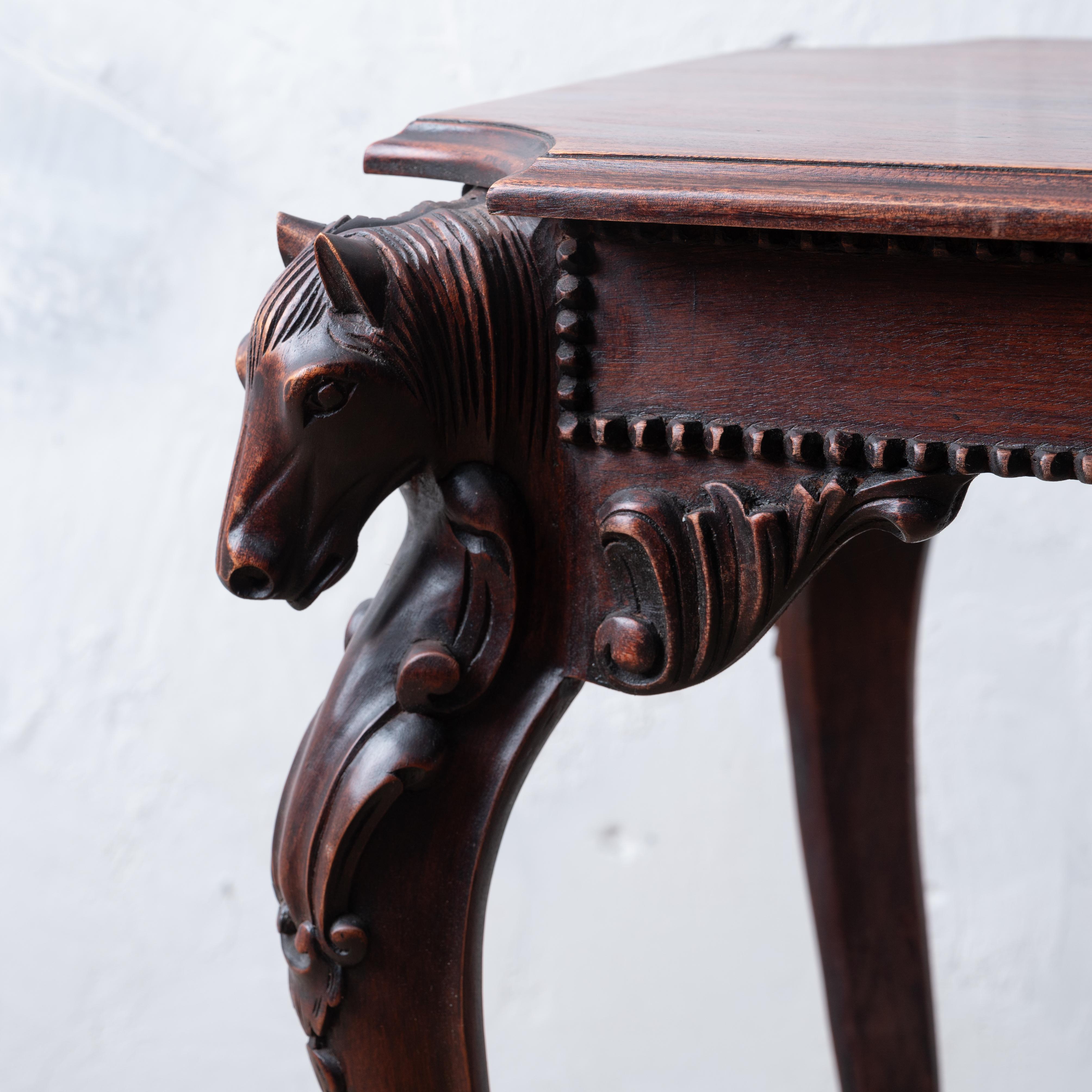 Mahogany Horse Head Side Table In Good Condition In Savannah, GA