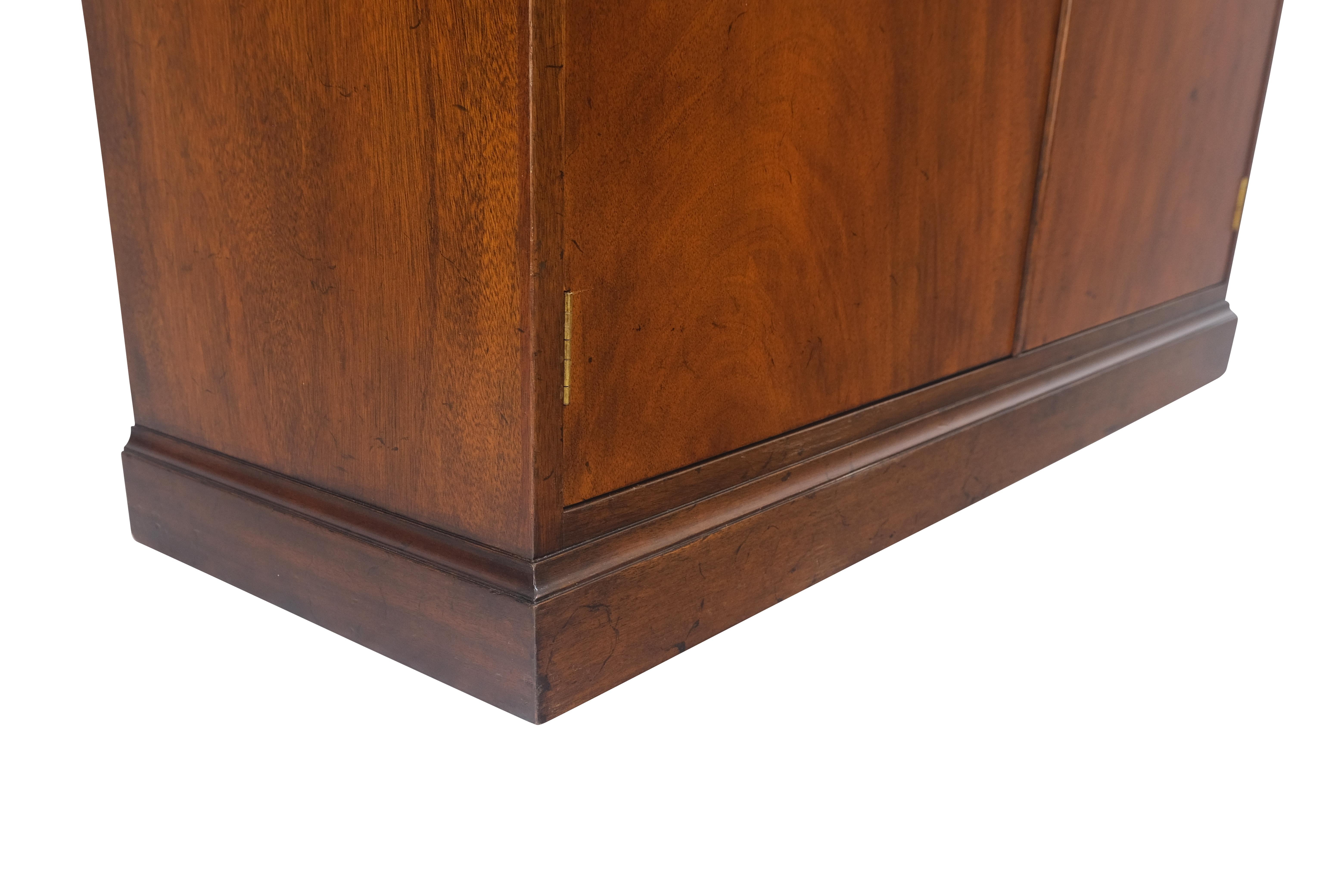 Mahogany Individual Pain Glass Double Door Bookcase Bottom Credenza Cabinet MINT For Sale 2