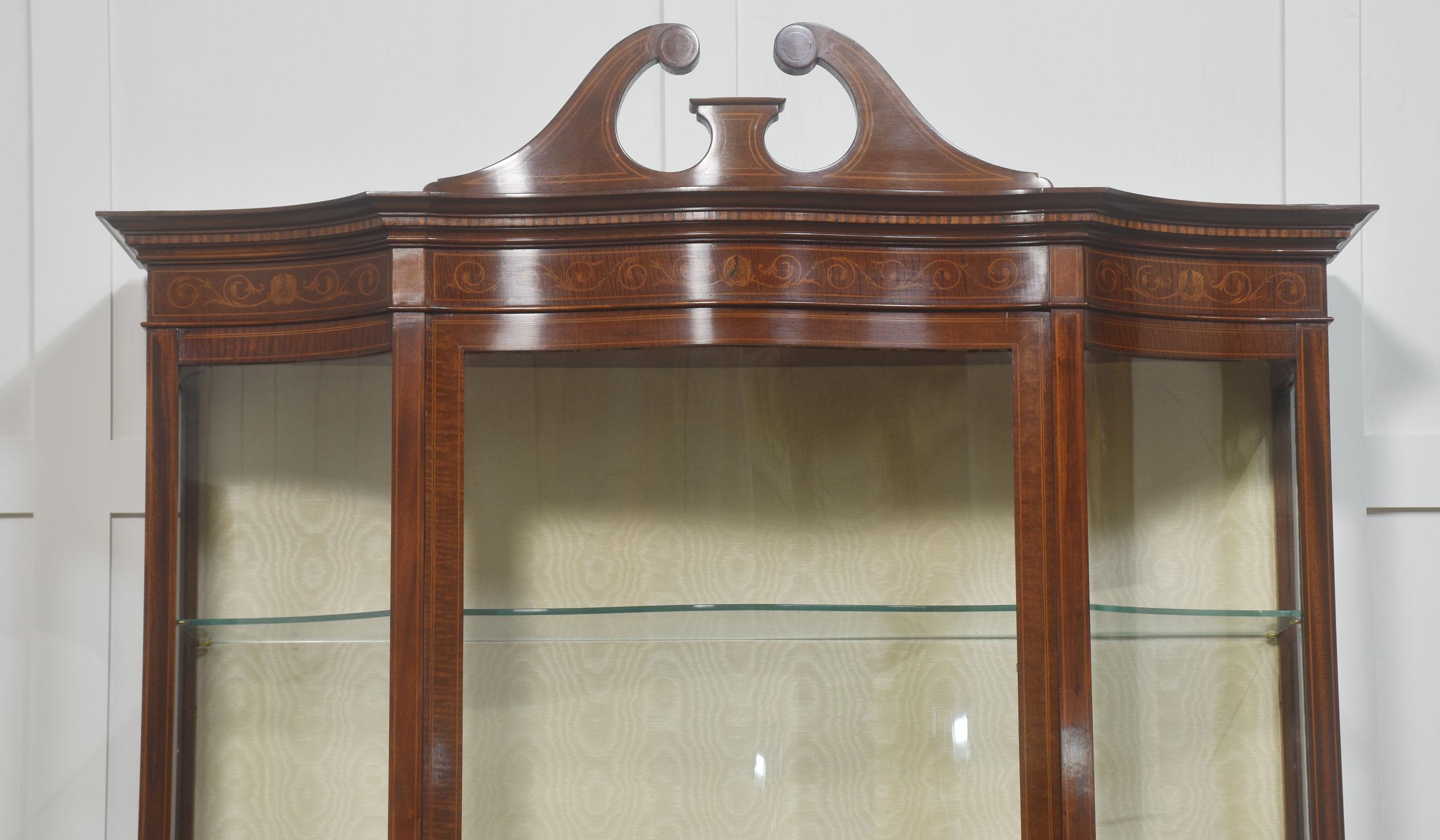 British Mahogany inlaid display cabinet For Sale