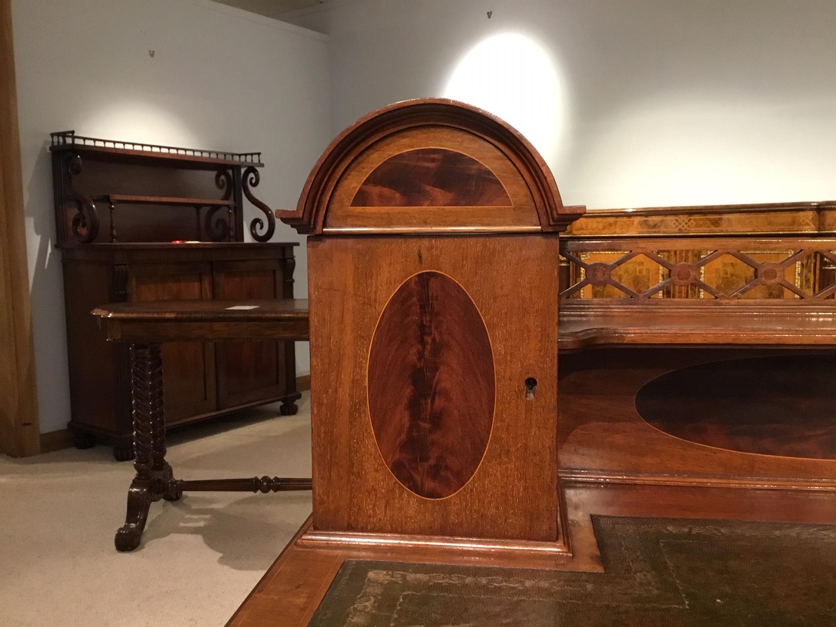 Mahogany Inlaid Edwardian Period Ladies Writing Table In Good Condition In Darwen, GB