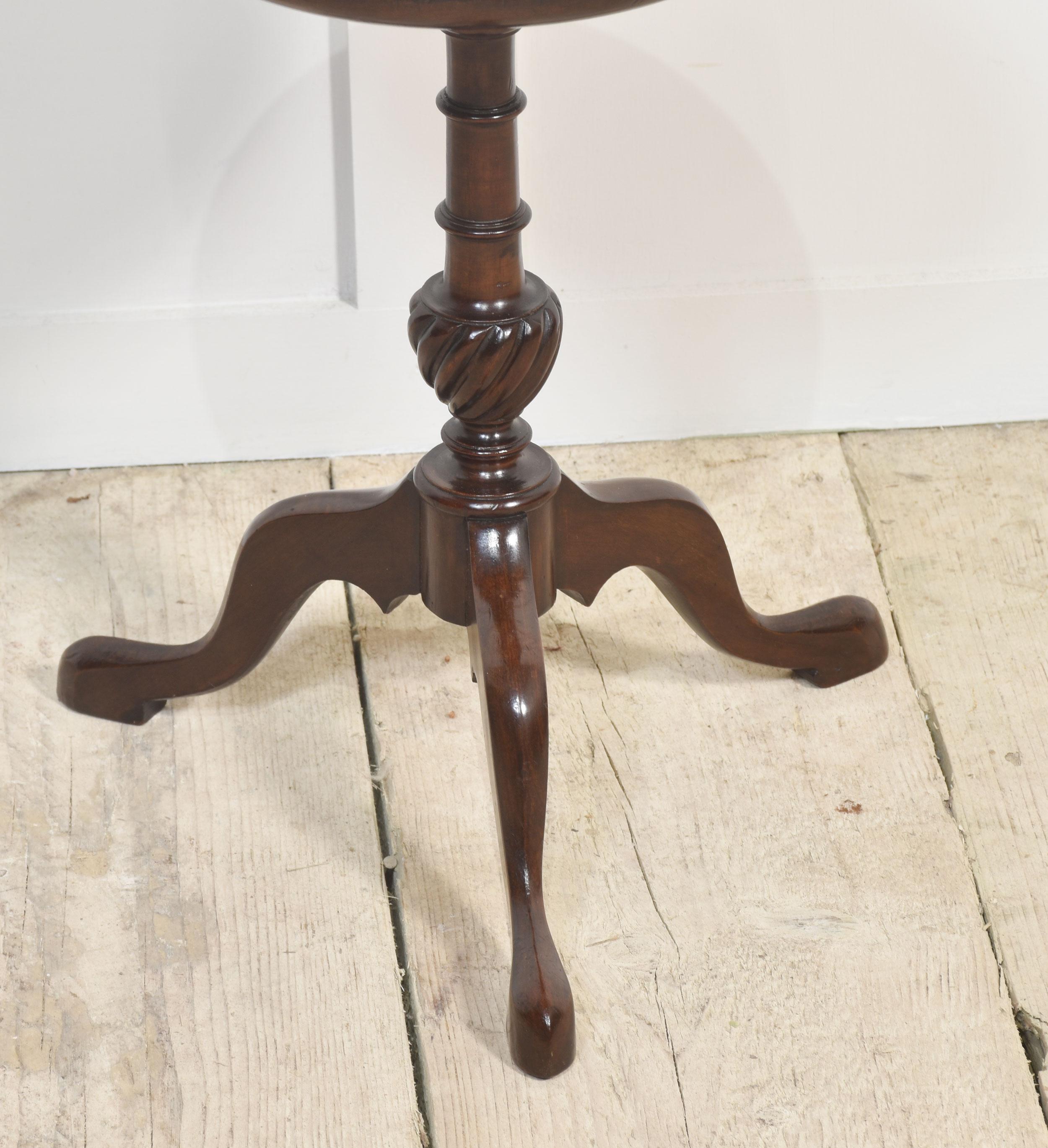 Table d'appoint en acajou marqueté Bon état - En vente à Cheshire, GB