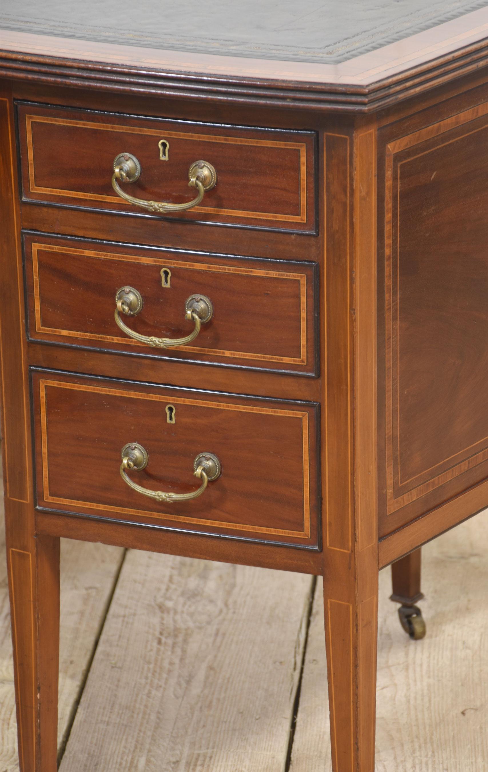 Wood Mahogany inlaid writing desk For Sale