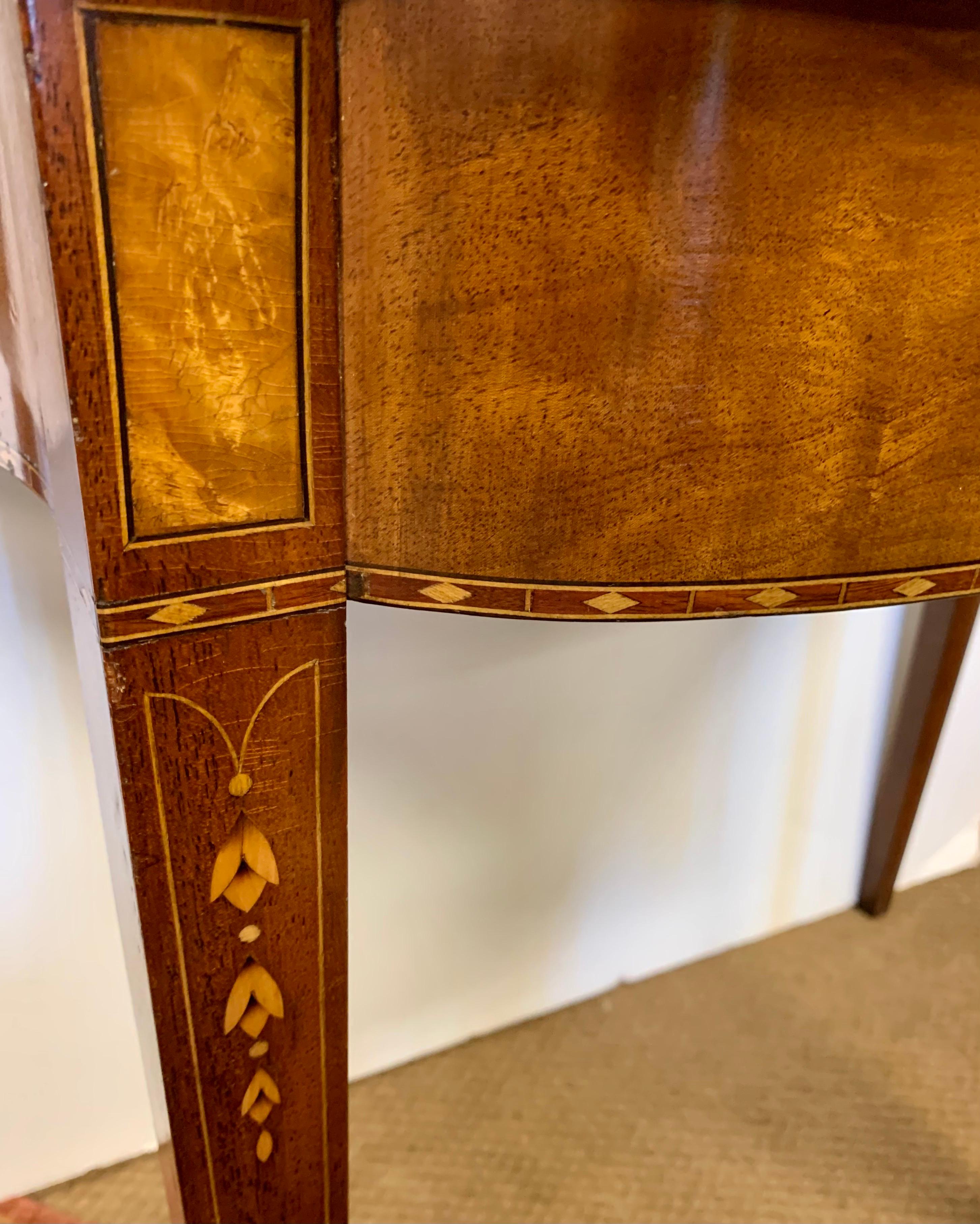 Federal Mahogany Inlay Flip Top Game Console Table