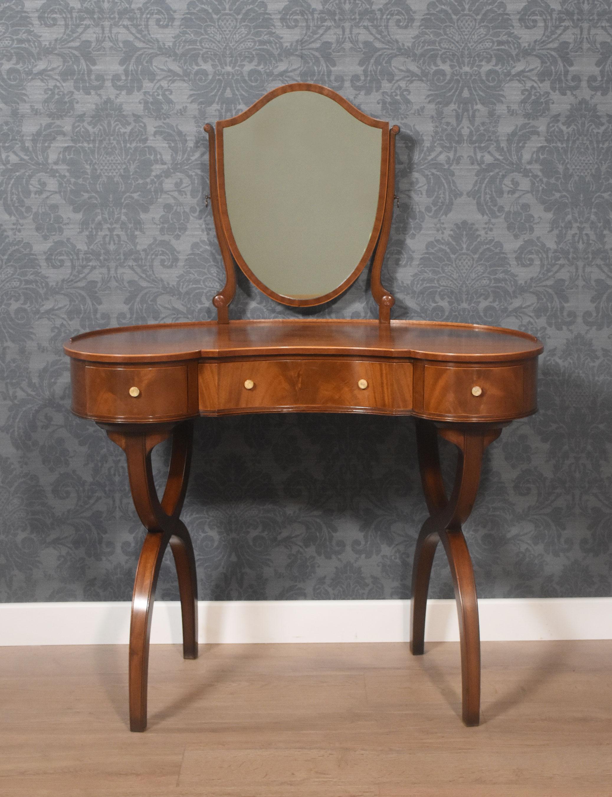 British Mahogany kidney shaped lady’s dressing table