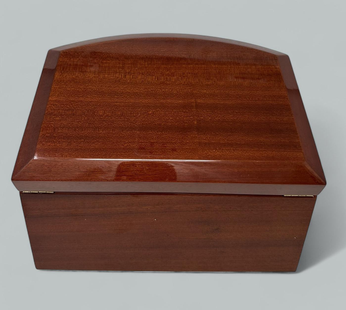 Coffret acajou pour bijoux faits main Manning Ireland Irish New en vente 3