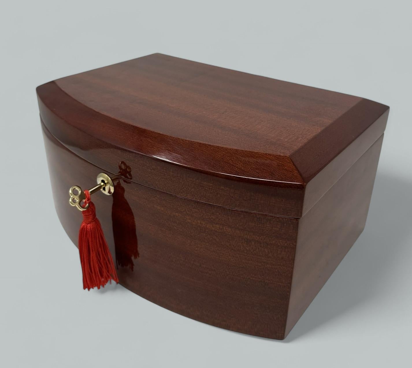 Coffret acajou pour bijoux faits main Manning Ireland Irish New en vente 1
