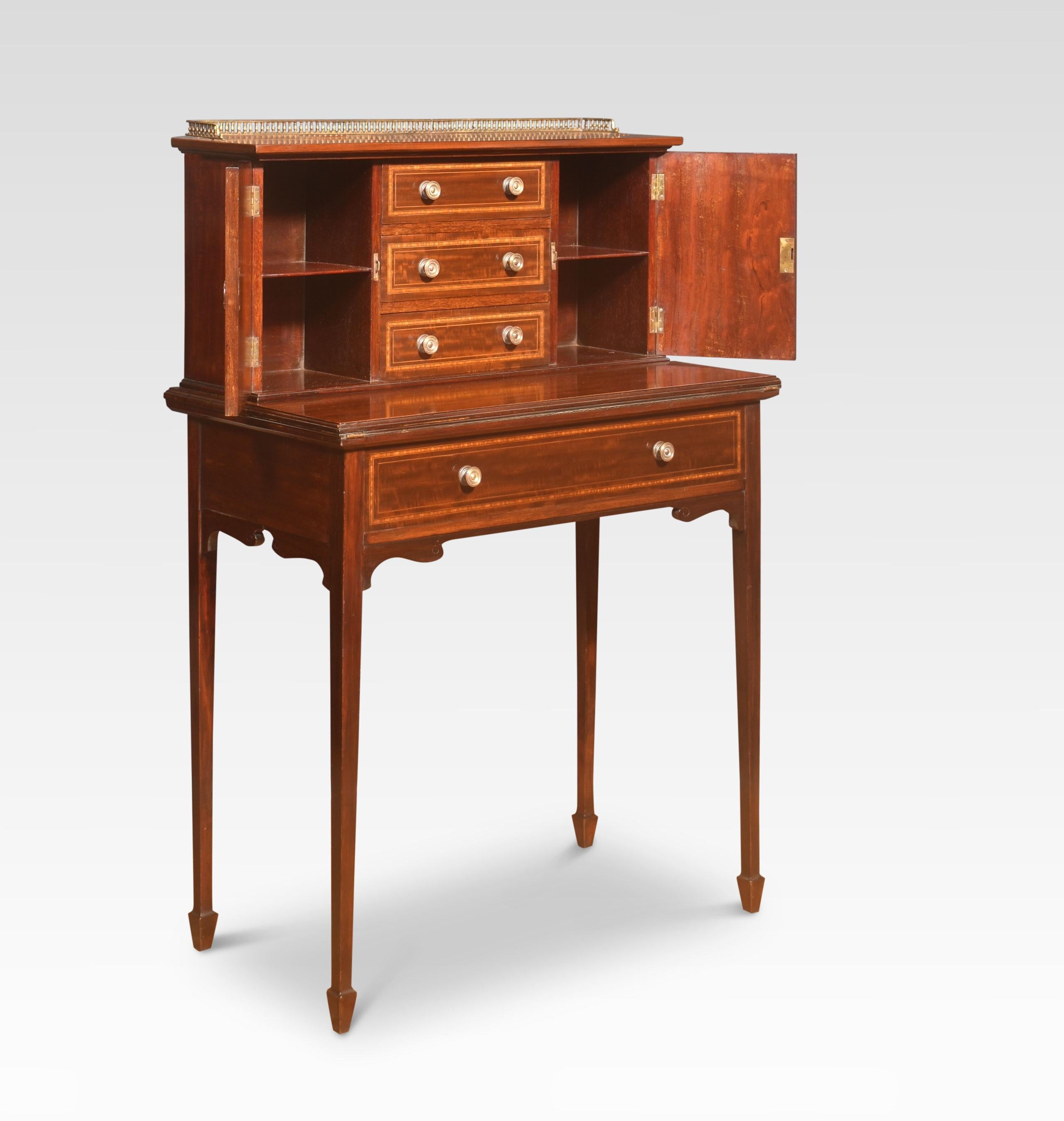 Mahogany lady’s writing desk For Sale 1