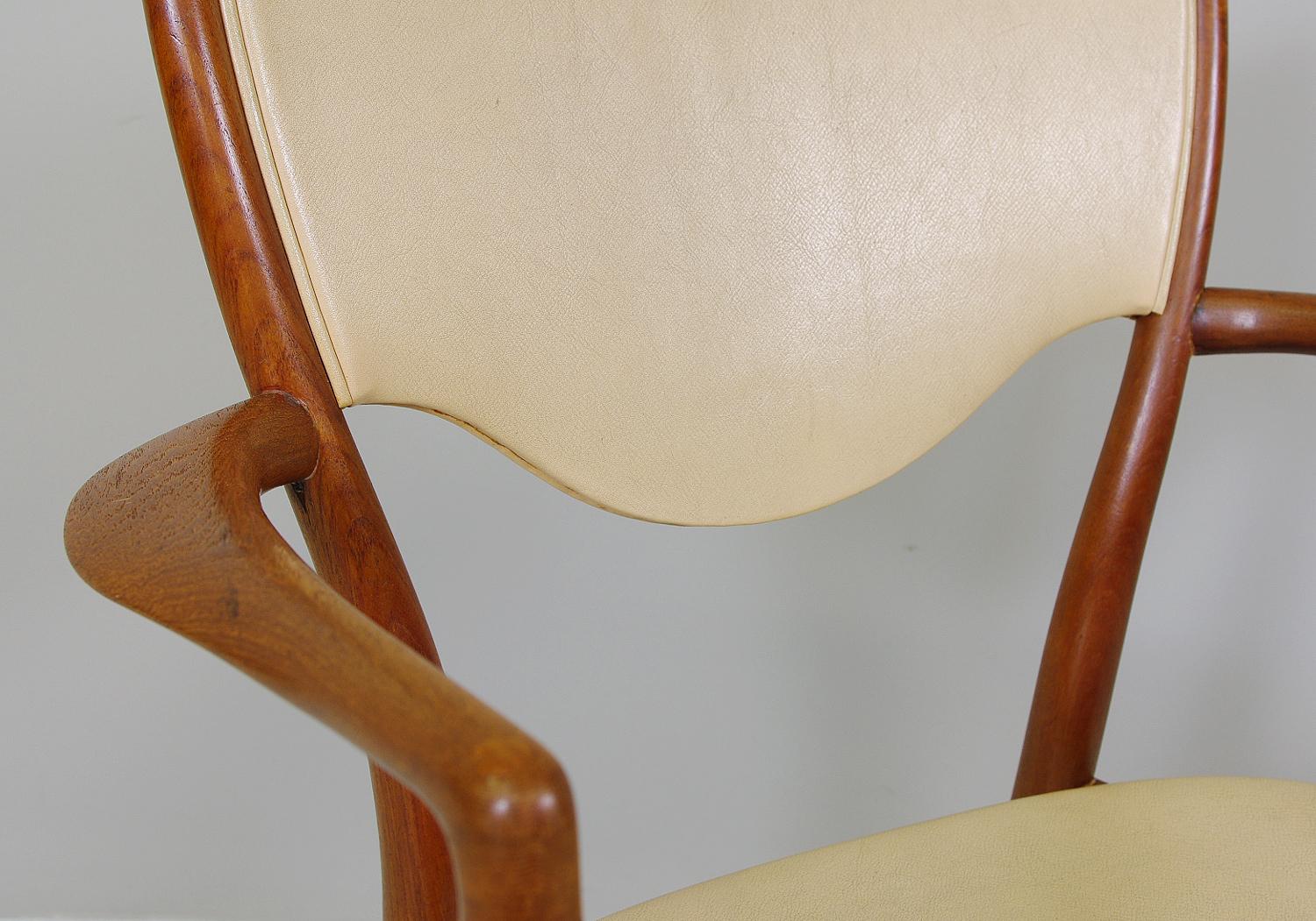 Scandinavian Modern Mahogany Leather 'BO46' Armchair by Finn Juhl, 1946 For Sale