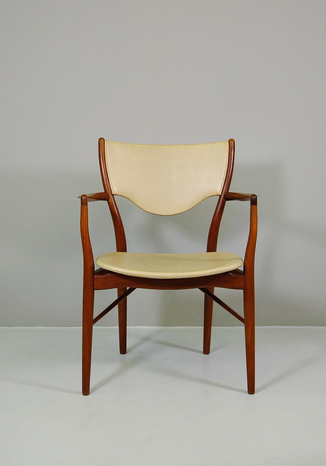 Mahogany Leather 'BO46' Armchair by Finn Juhl, 1946 In Good Condition For Sale In Berlin, DE