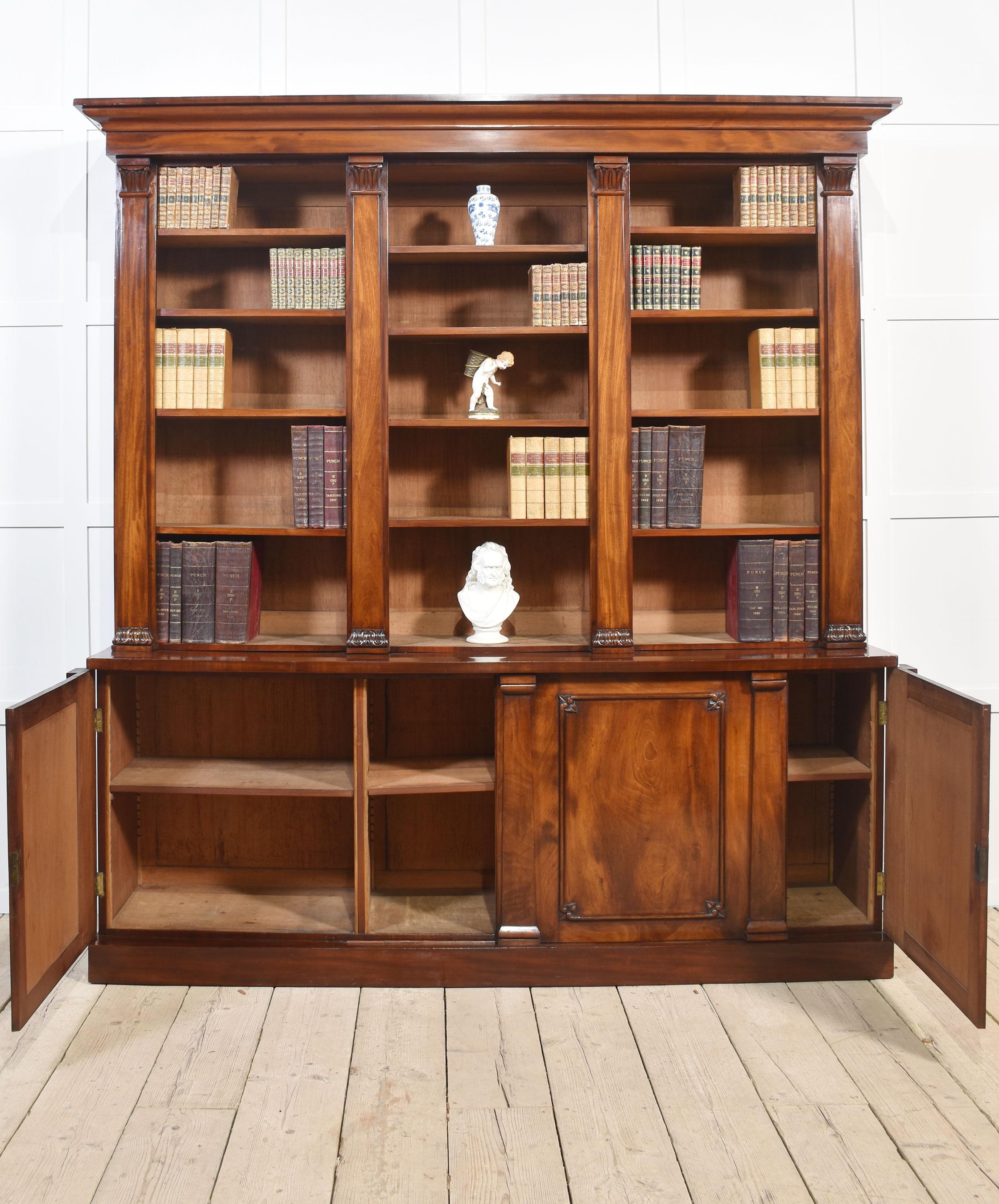 XIX secolo Libreria in mogano in vendita