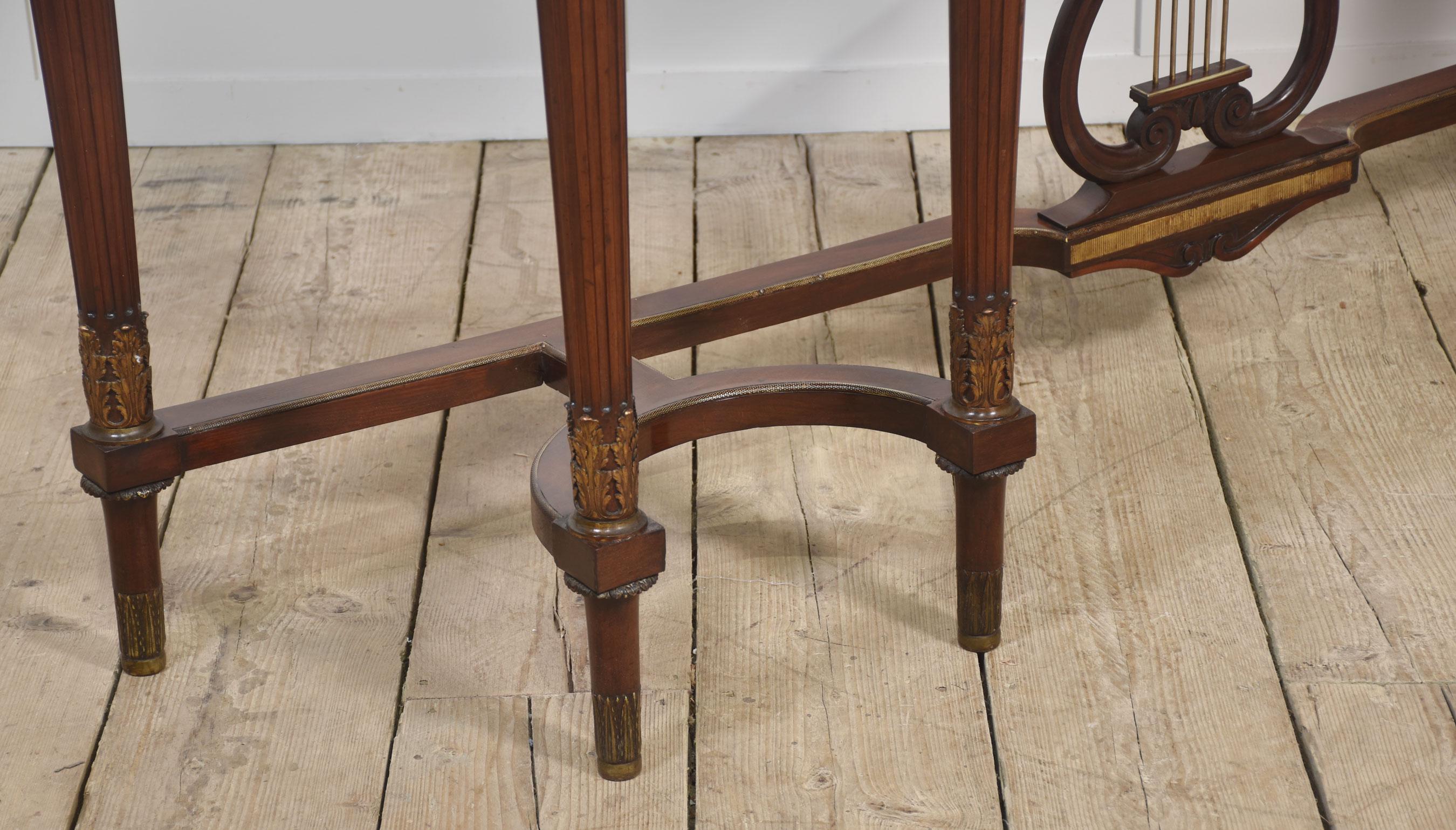 Longue table console en acajou de style néo-empereur français en vente 6