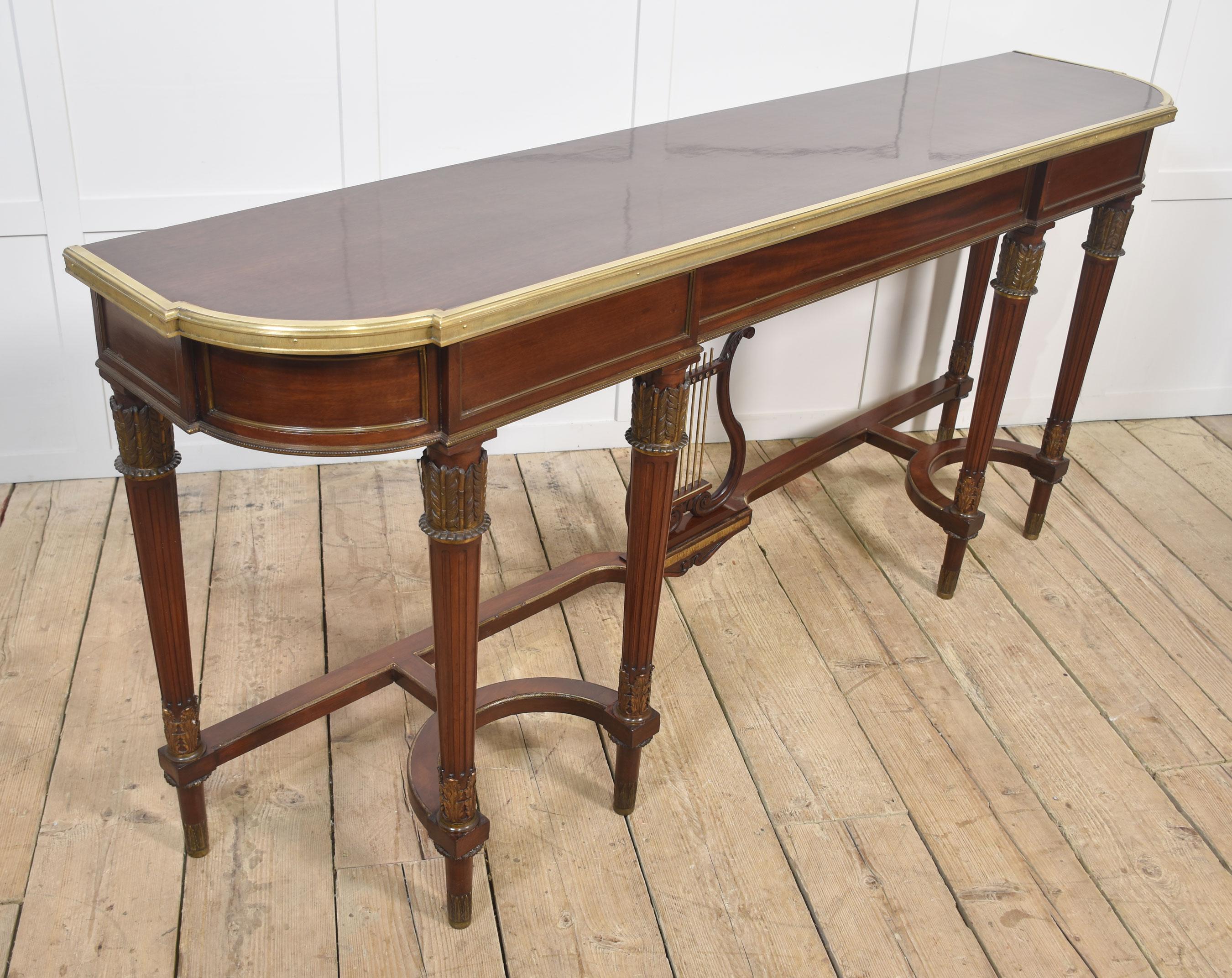 Longue table console en acajou de style néo-empereur français en vente 7