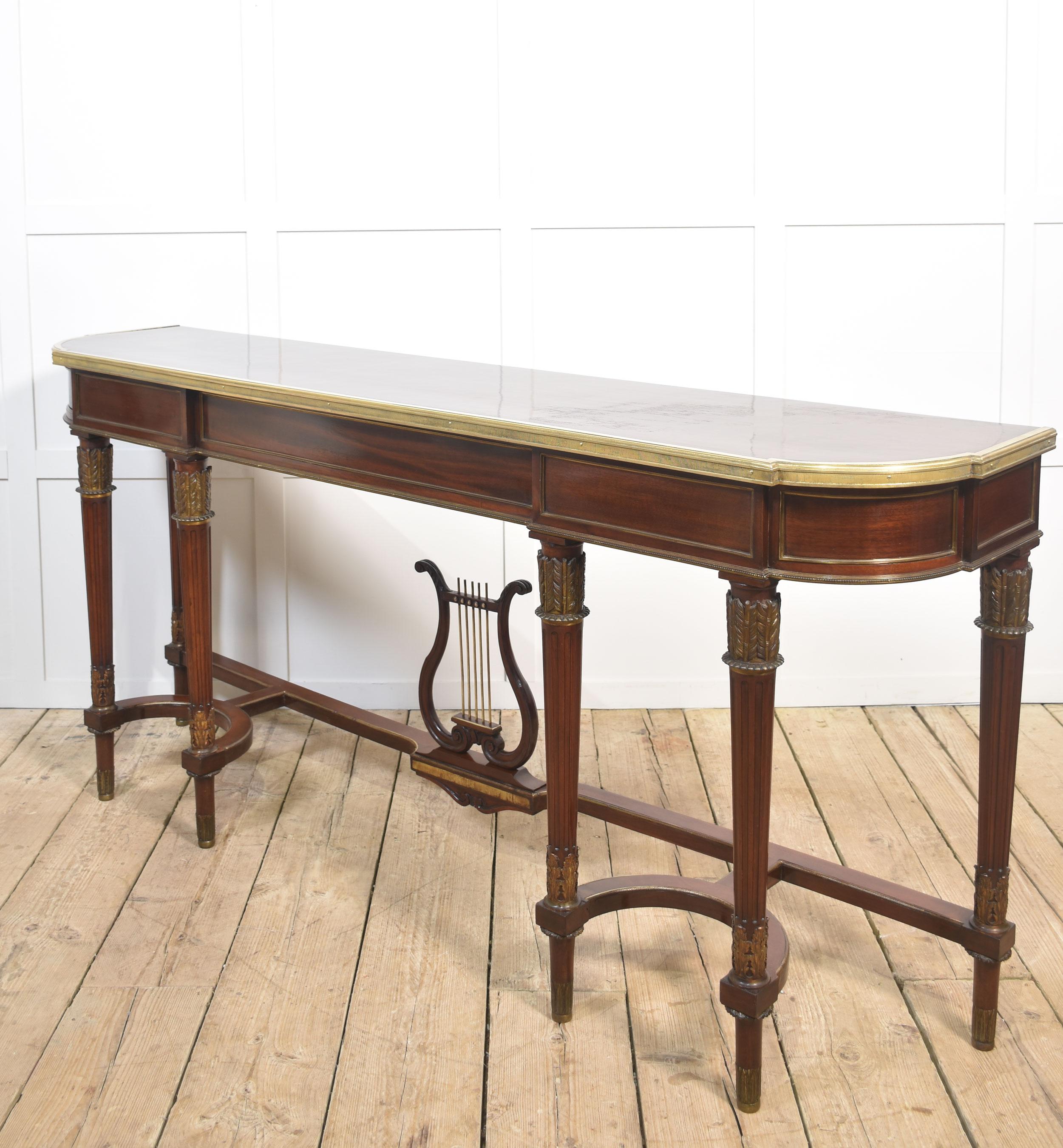 Longue table console en acajou de style néo-empereur français en vente 12