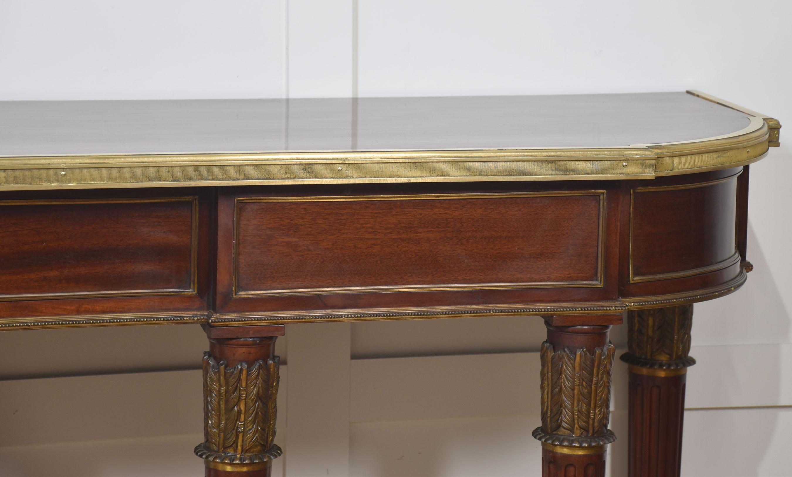 Bois Longue table console en acajou de style néo-empereur français en vente