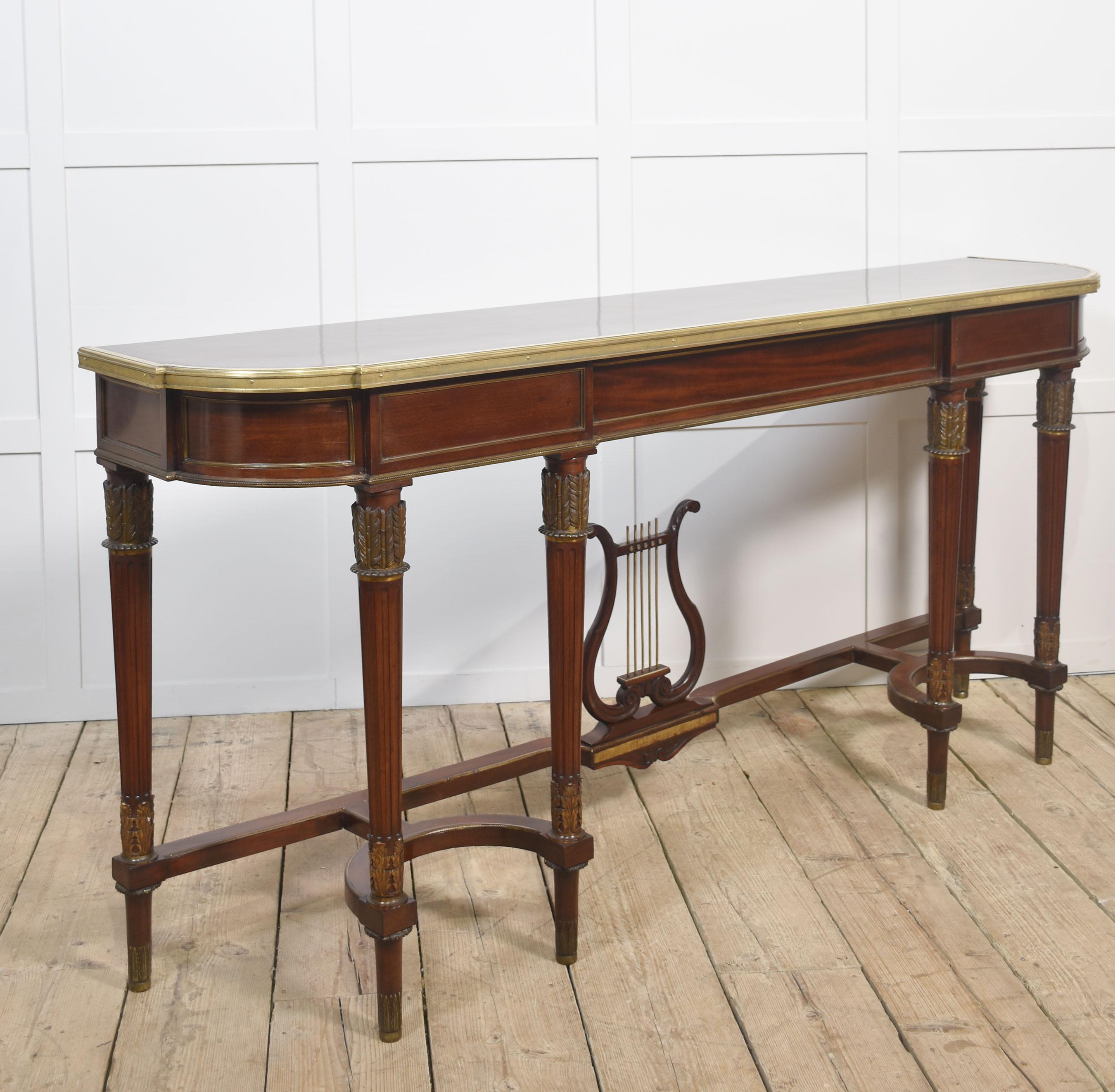 Longue table console en acajou de style néo-empereur français en vente 2