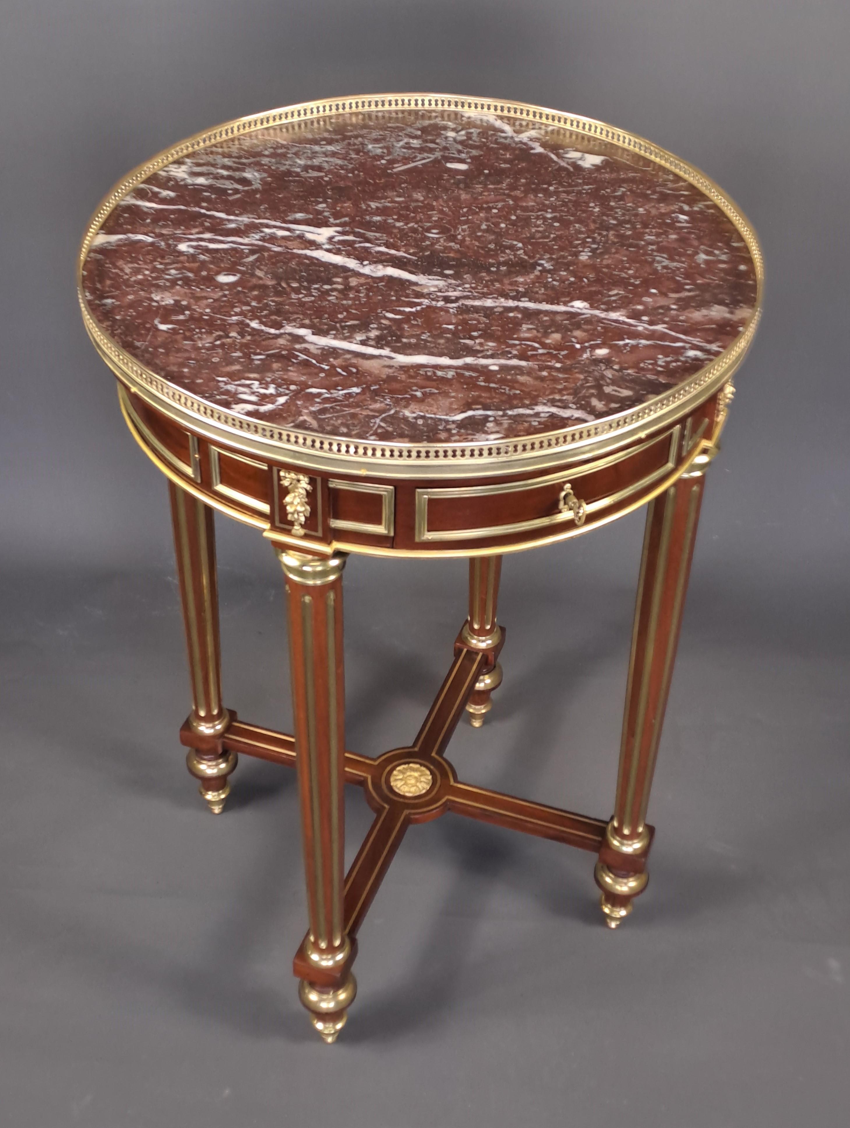 Mahogany Louis XVI Style Gueridon In Good Condition For Sale In BARSAC, FR