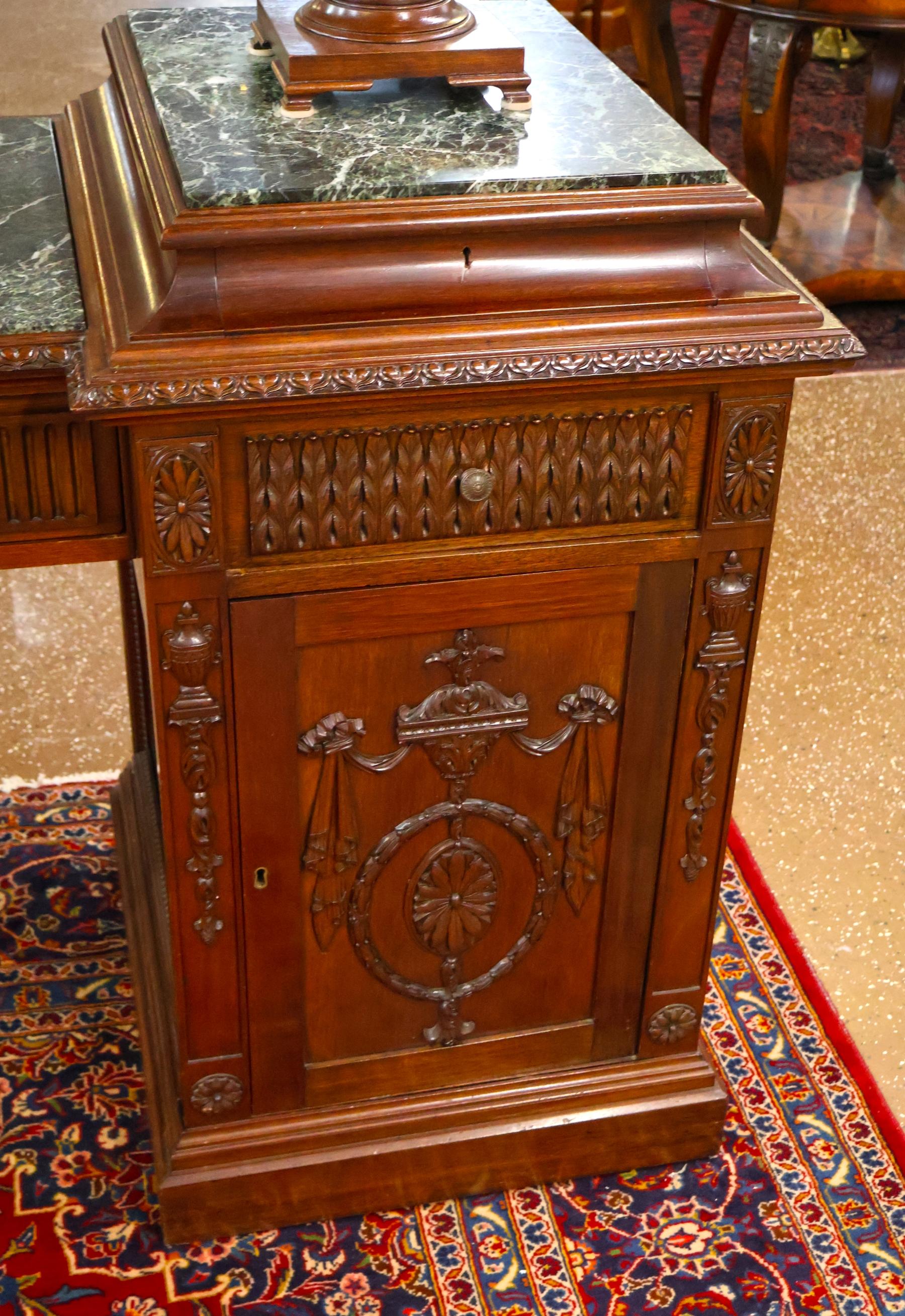 Mahogany Marble Top Adam Style Buffet Sideboard With Knife Boxes Circa 1900 (Frühes 20. Jahrhundert) im Angebot
