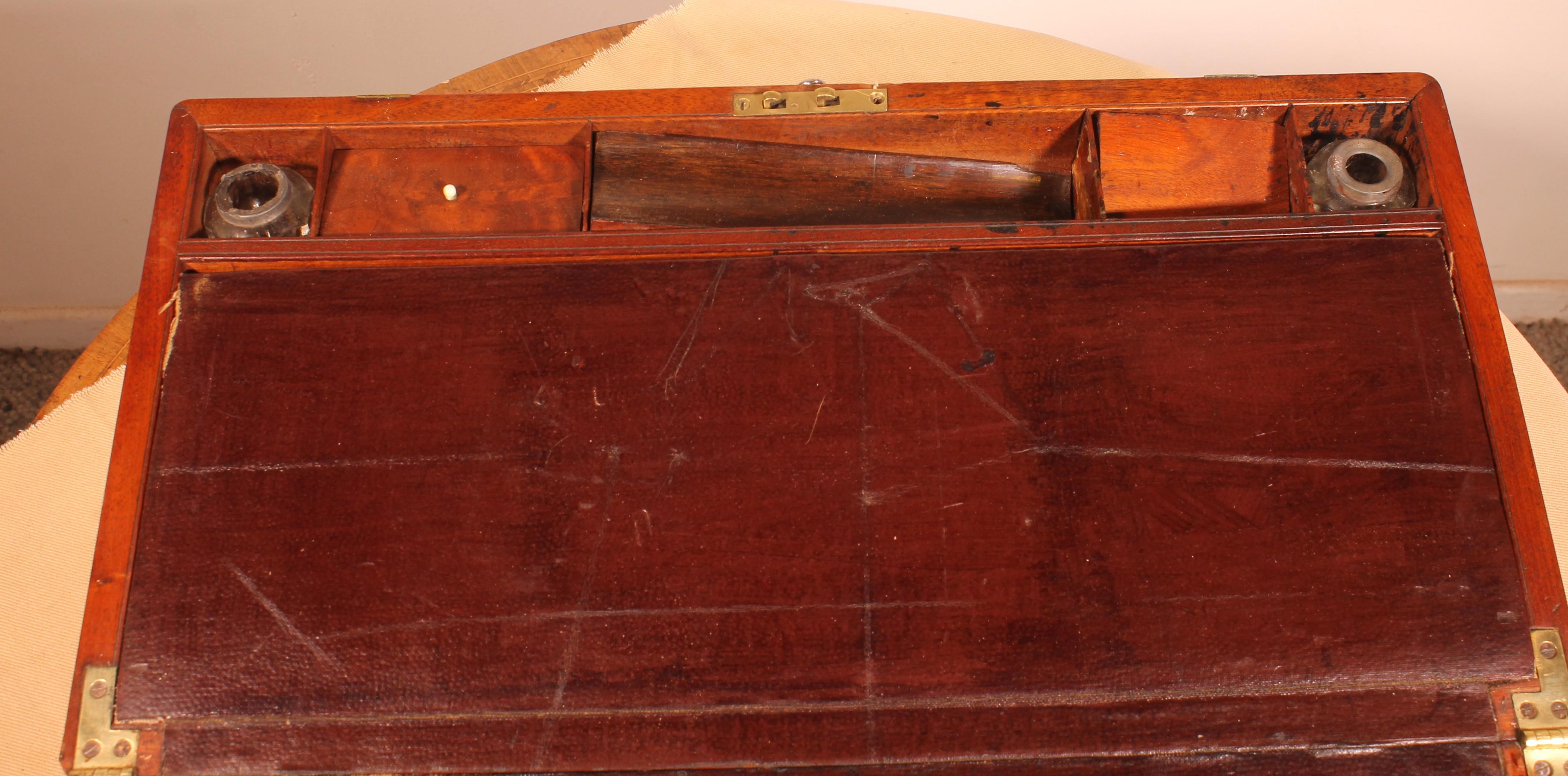 Mahagoni Marin oder Campaigner Schreiben Hang mit einem versteckten Fach, 19. im Angebot 7