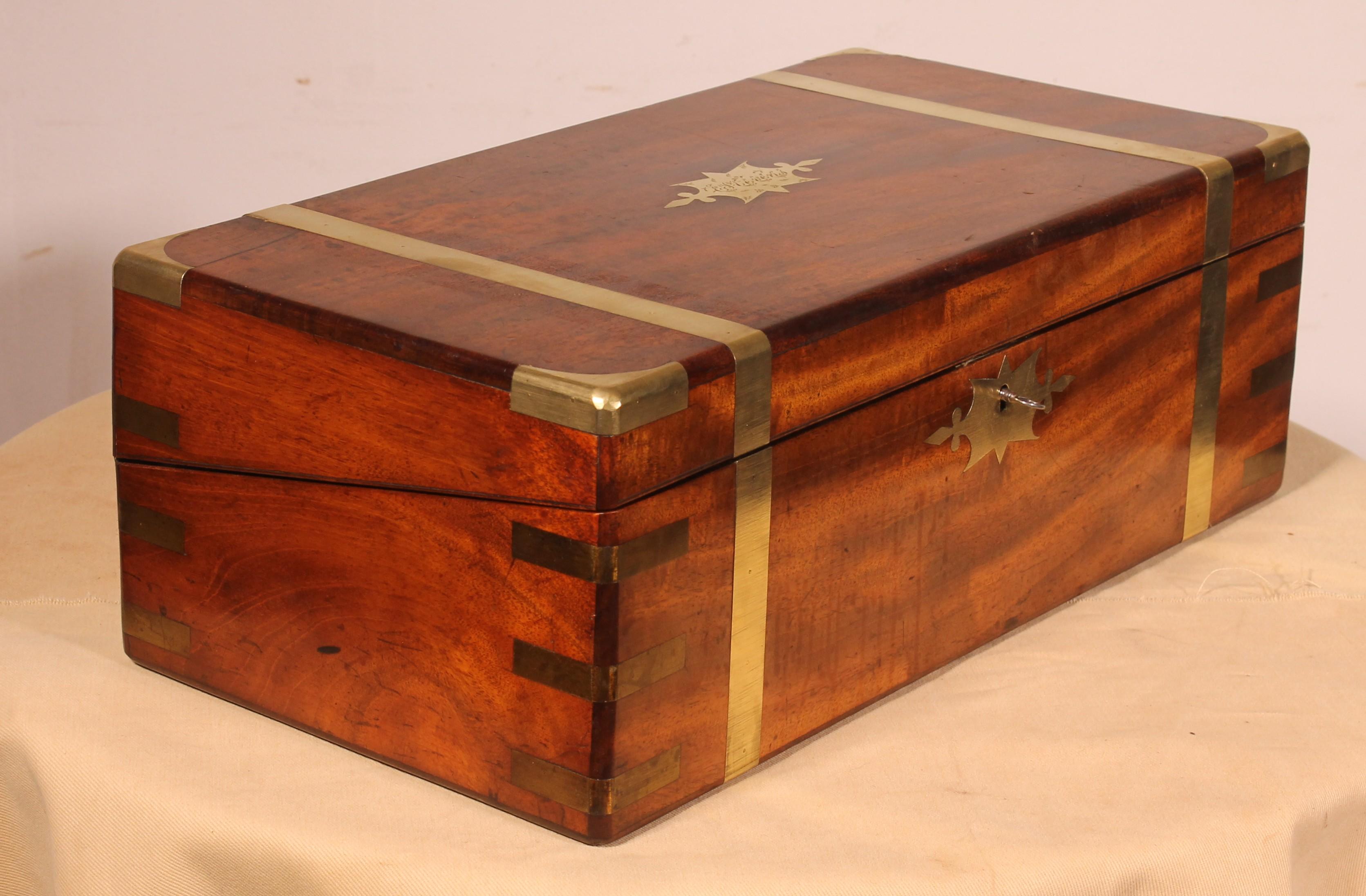 Mahagoni Marin oder Campaigner Schreiben Hang mit einem versteckten Fach, 19. (Viktorianisch) im Angebot