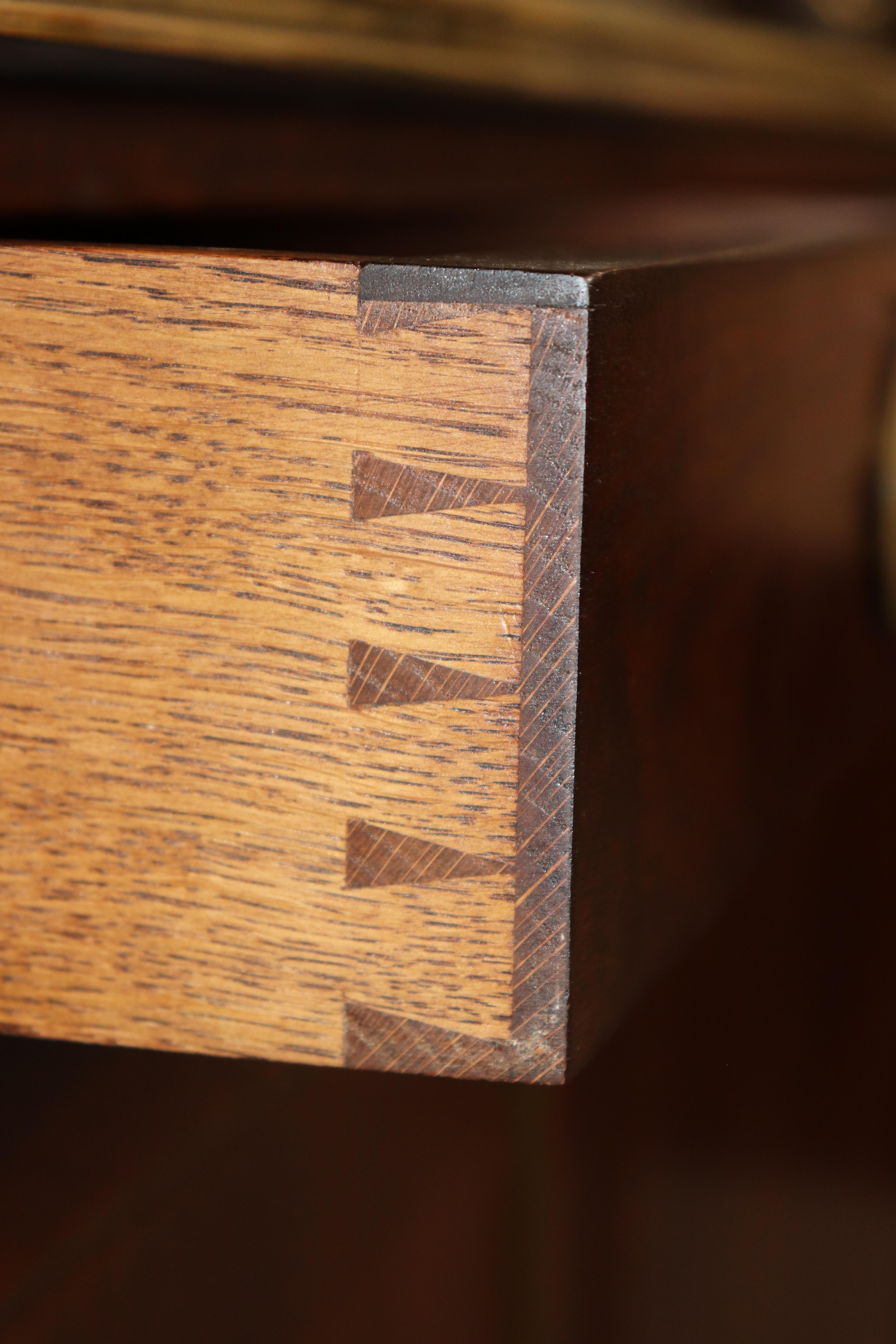 Credenza Mercier Freres of Paris in mogano, pregiata credenza francese del Direttorio Luigi XVI in vendita 8