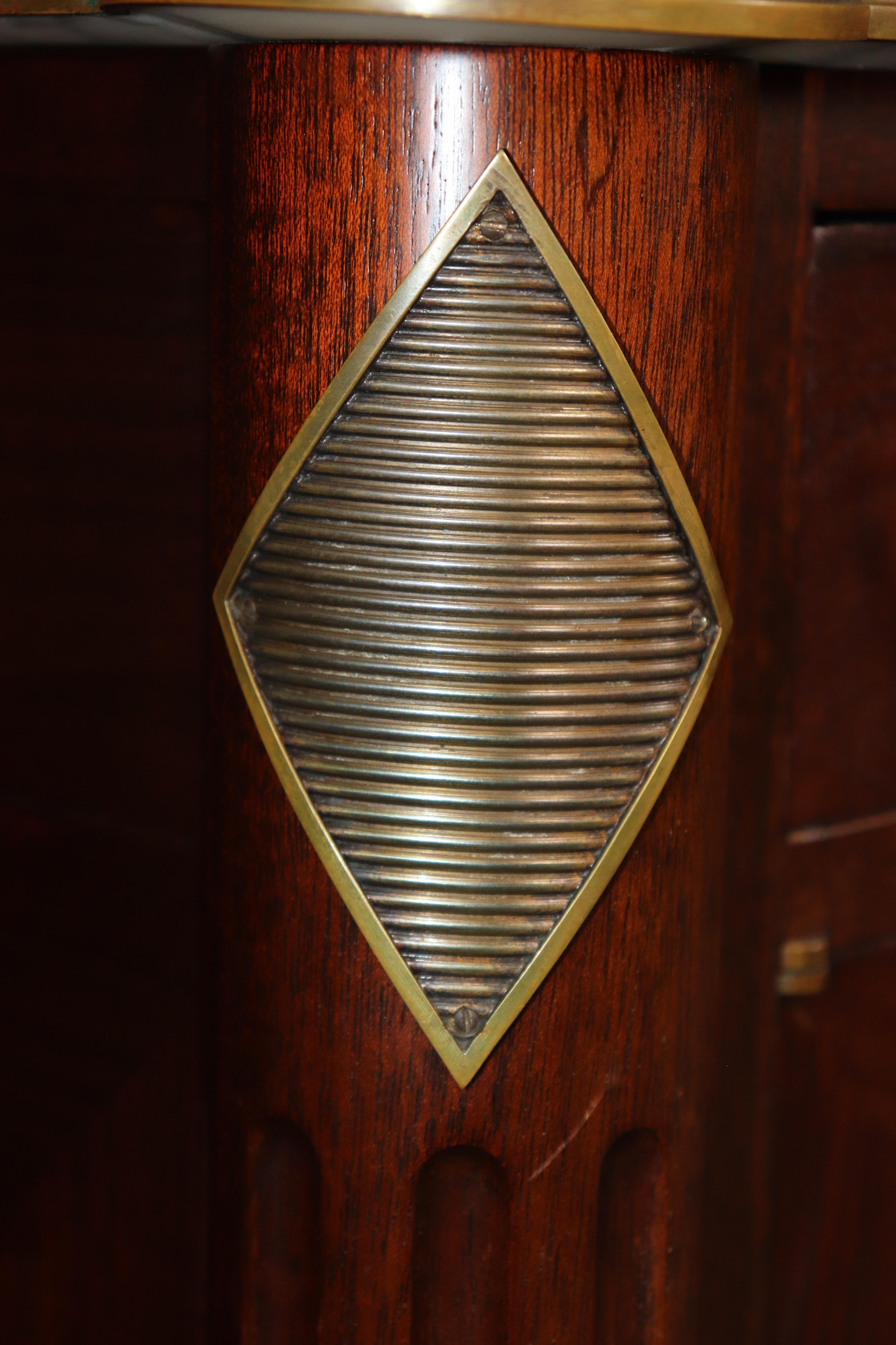 Credenza Mercier Freres of Paris in mogano, pregiata credenza francese del Direttorio Luigi XVI in vendita 10