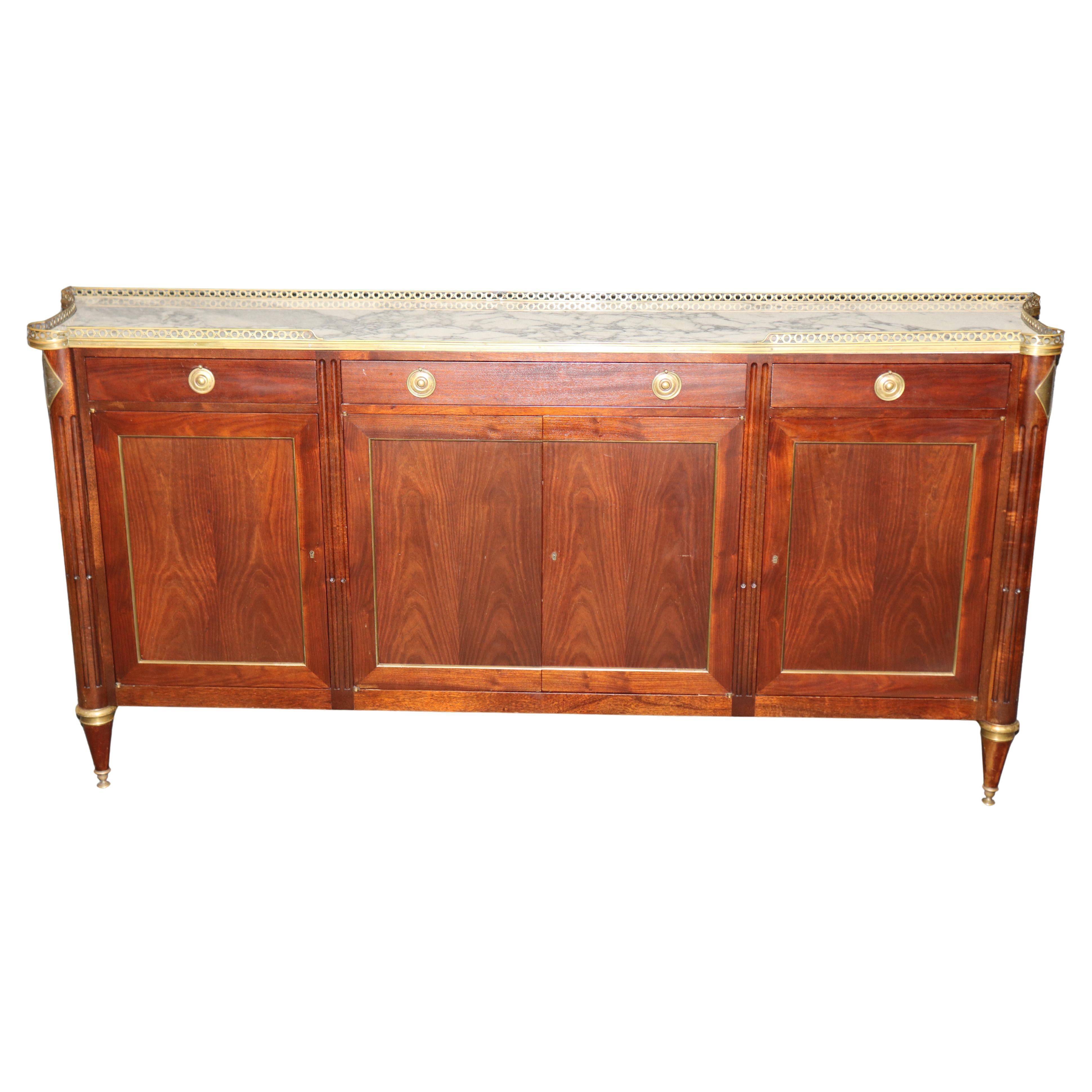 Credenza Mercier Freres of Paris in mogano, pregiata credenza francese del Direttorio Luigi XVI in vendita