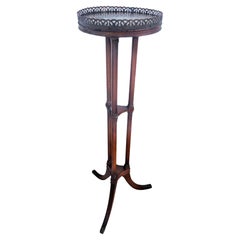 Neoklassizistischer Sockeltisch aus Mahagoni