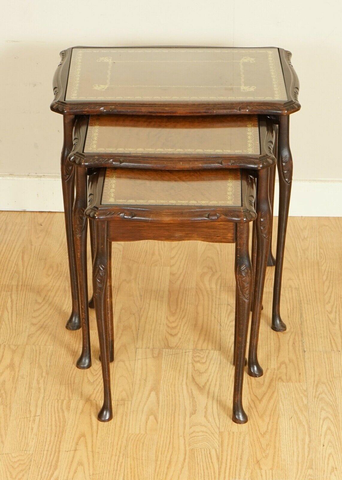 British Hardwood Nest of Tables Queen Anne Style Legs with Brown Embossed Leather Top For Sale